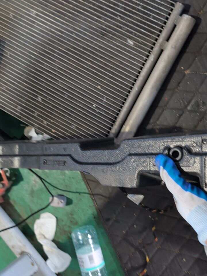 51477428141 Insert Trunk Left