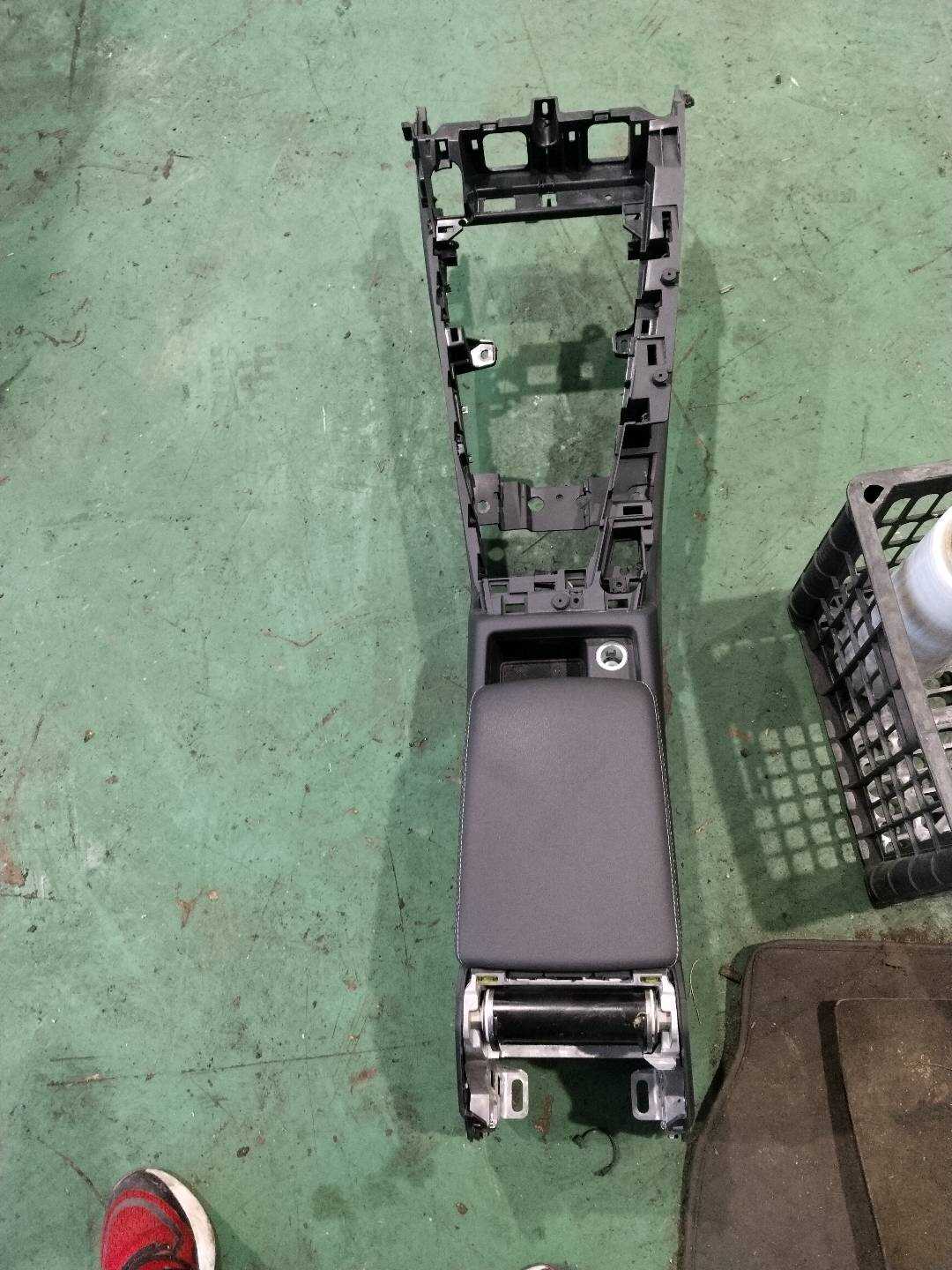 8WD863241B Center Console Front Section