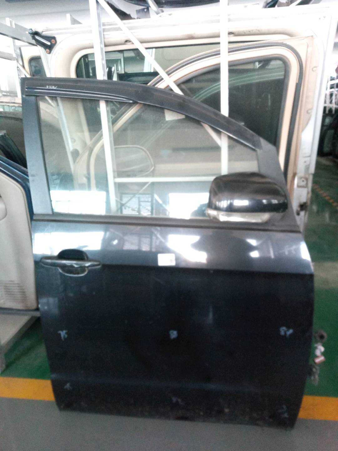 6101020V08 前门壳（右）