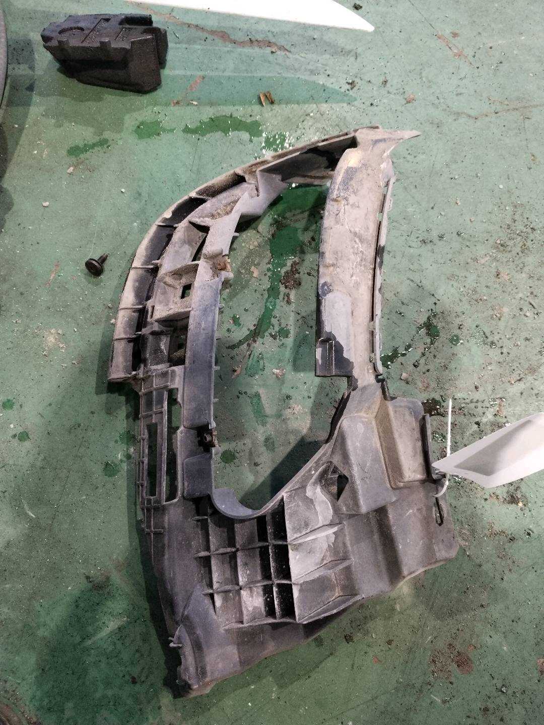 L8WD807348D Exhaust Pipe Trim Cover Bracket, Right