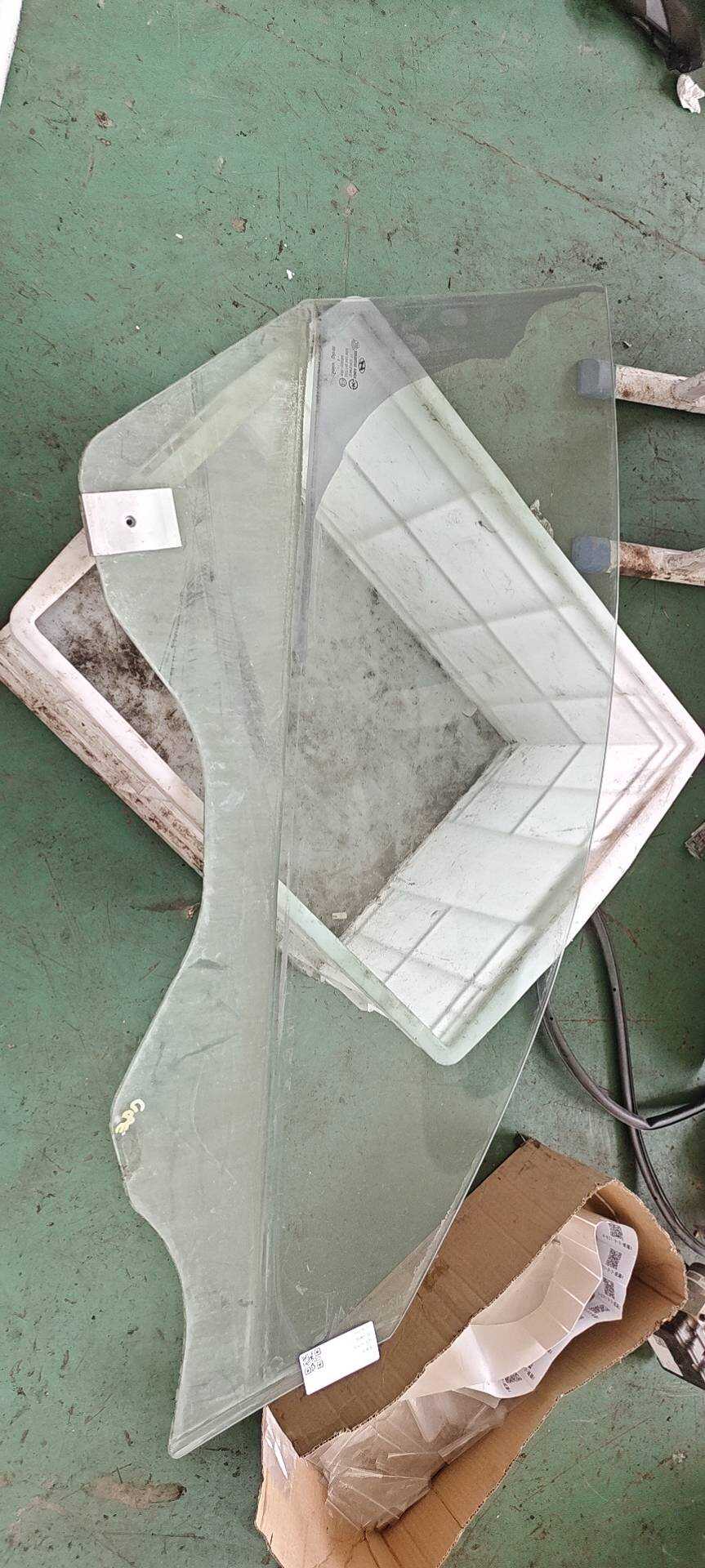 824112M010 Front Door Glass, Left