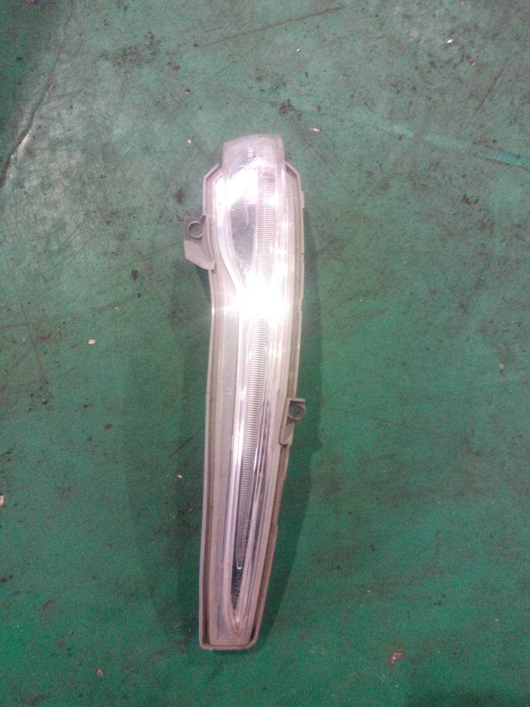 A0999067301 倒车镜转向灯(左)