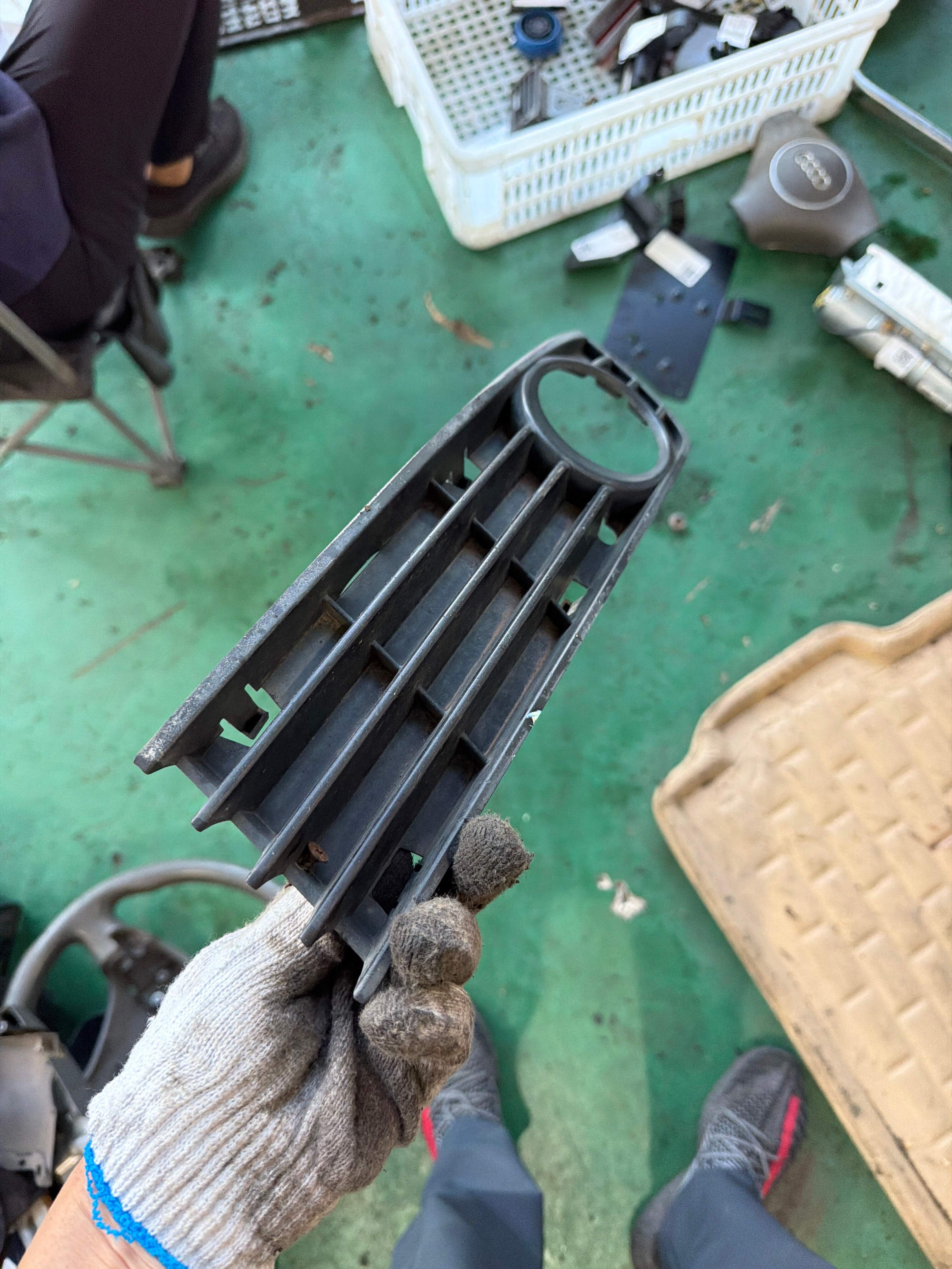 8E0807681 Front Fog Light Cover, Left