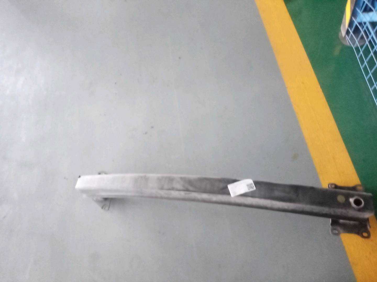 56D807305 保险杠骨架