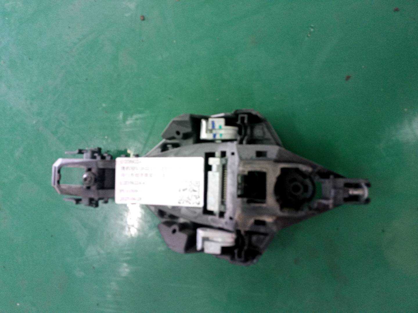 C2D56224 前门外拉手固定框（右）