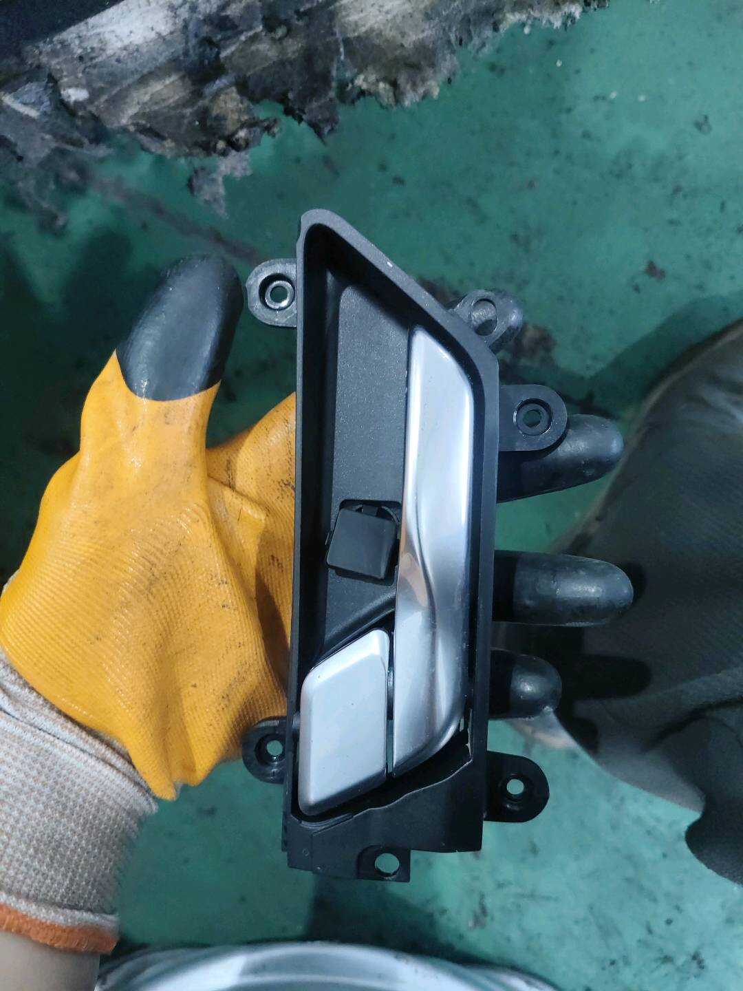 B012430 车门内开手柄