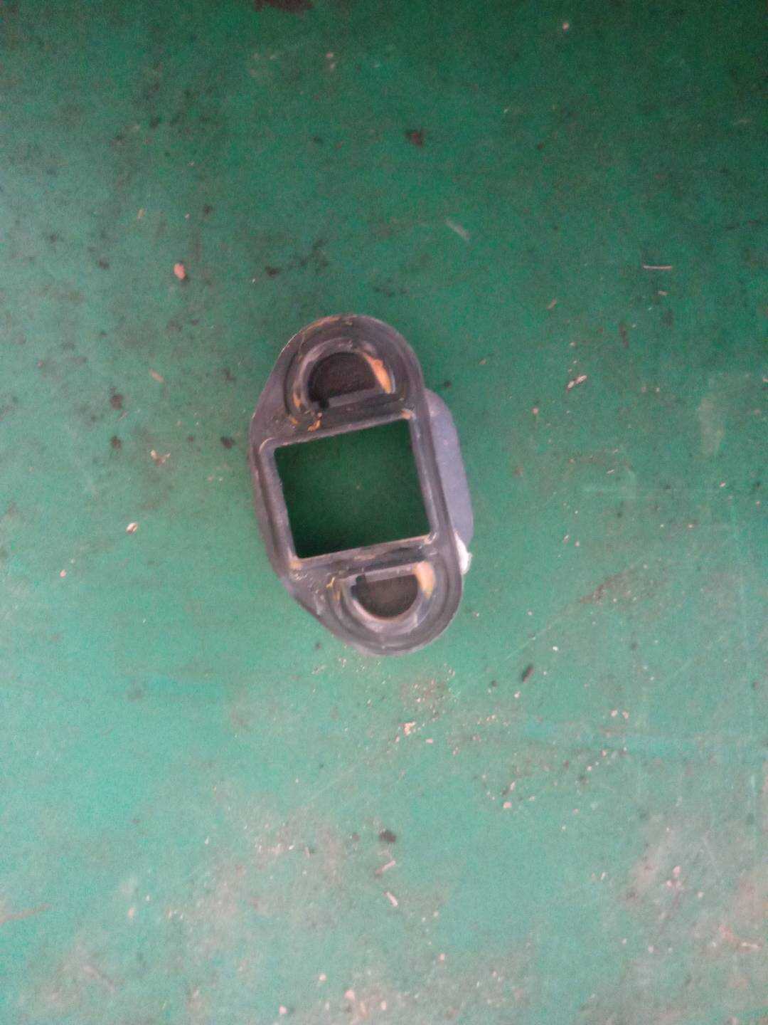 51217381569 前门限位器盖（右）