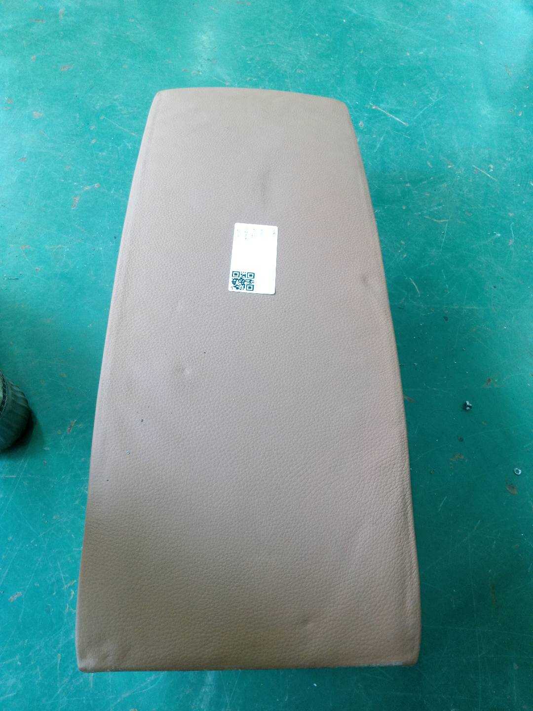52207938414 扶手 下部分 皮革