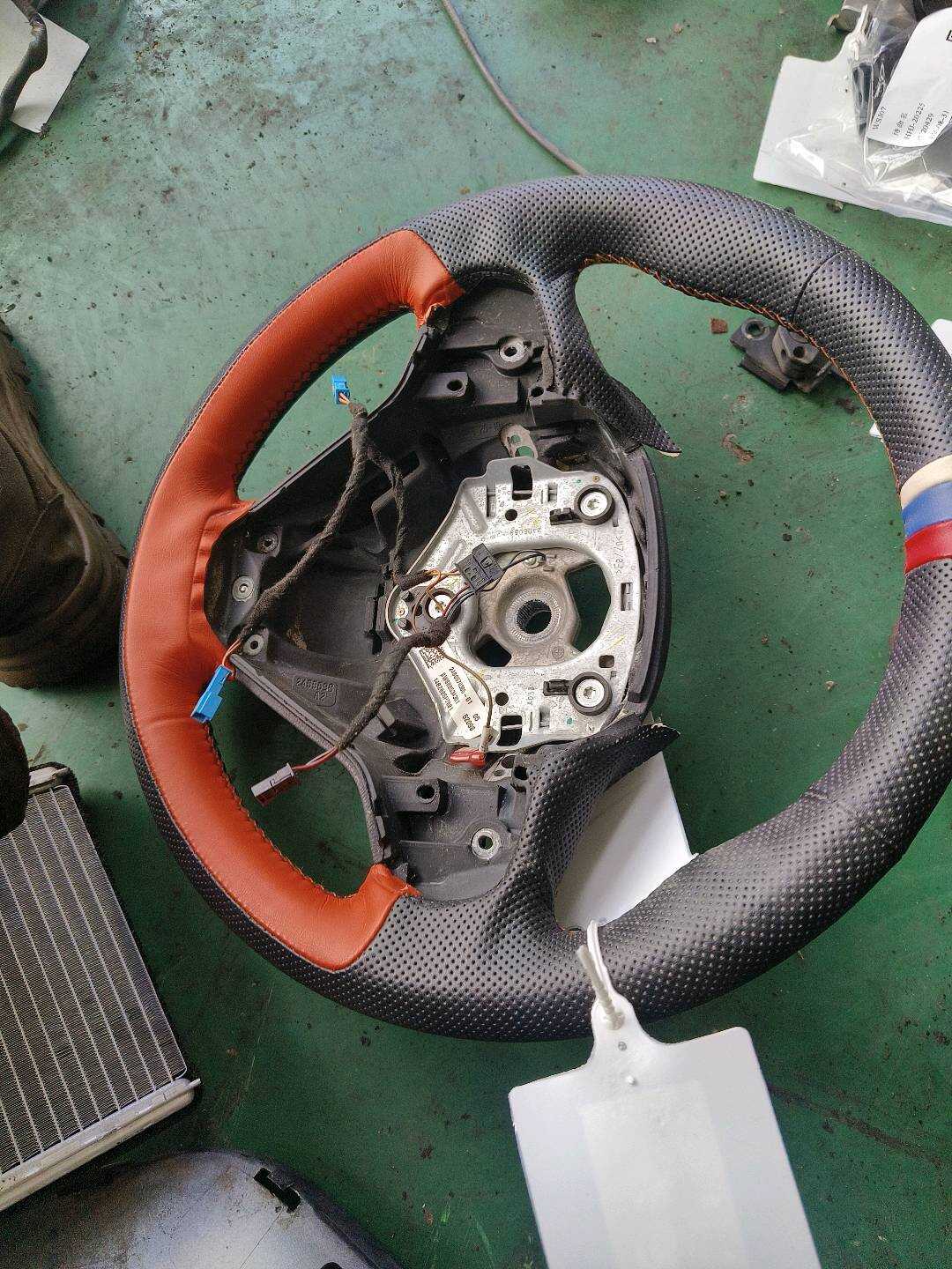 32306877870 方向盘