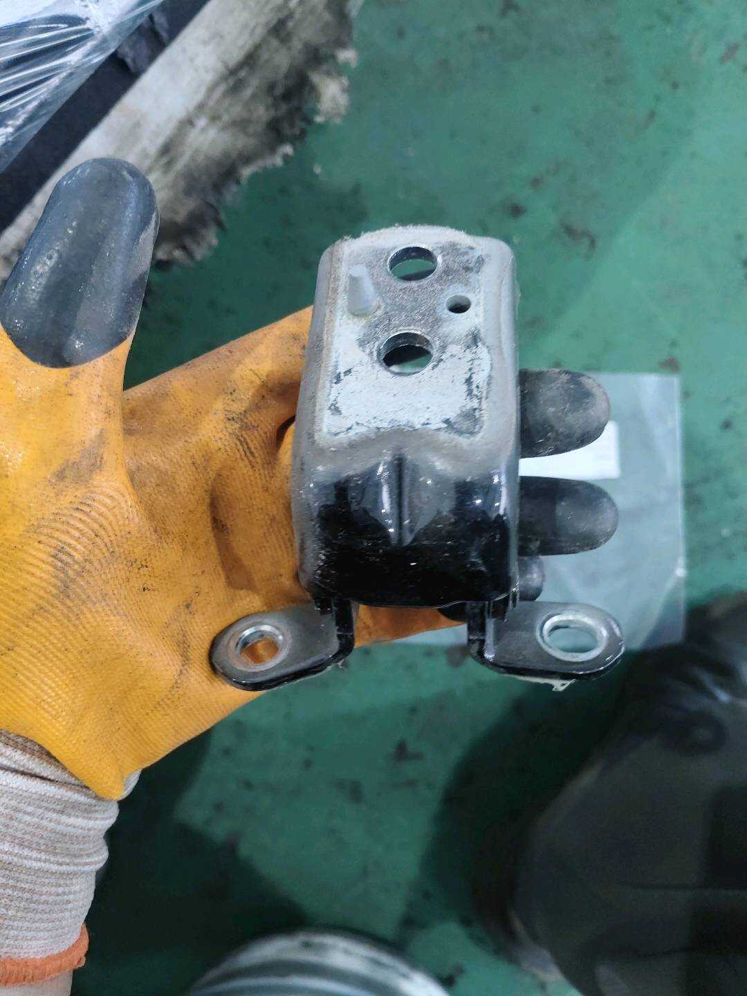 B000474 Door Hinge Upper