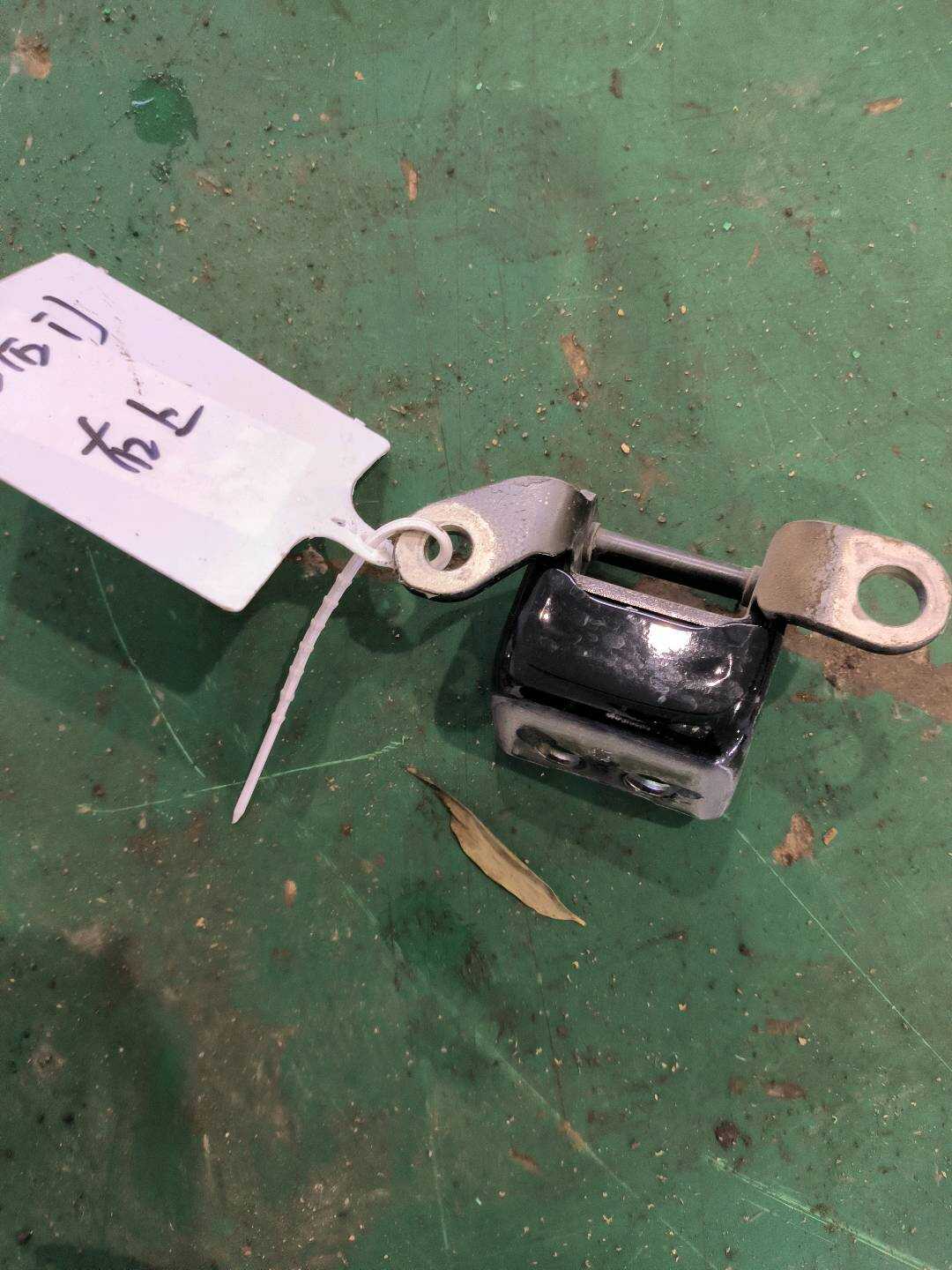 67910T4NH01ZZ 右后门上铰链