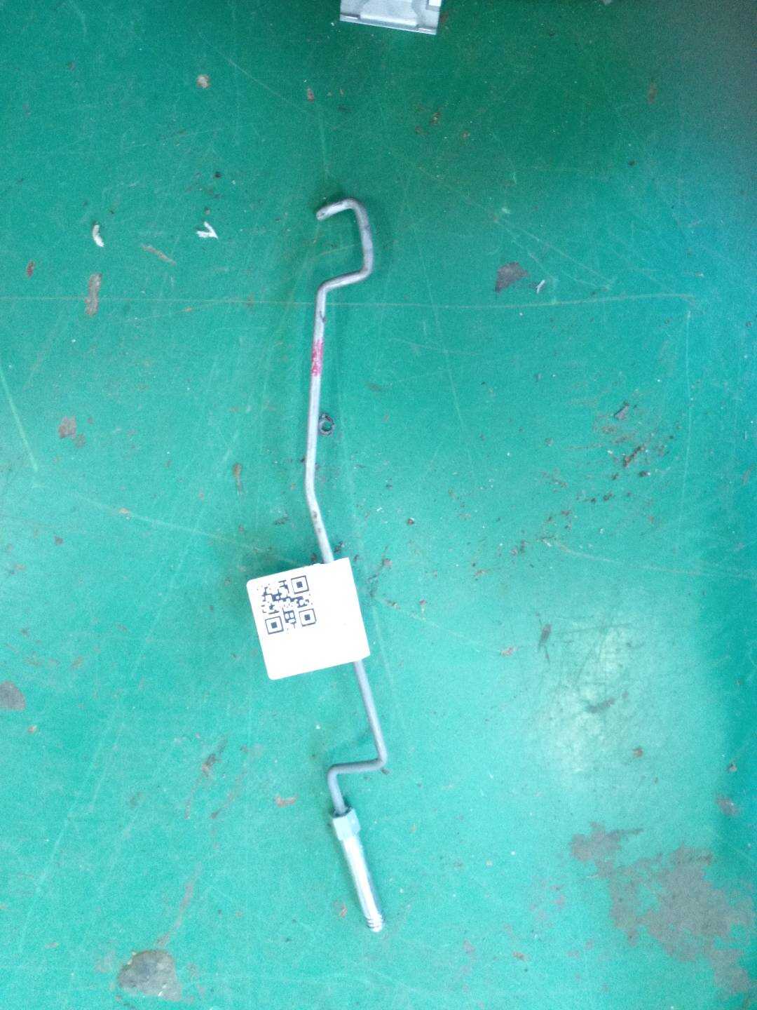 5028858AA 右前门锁止杆