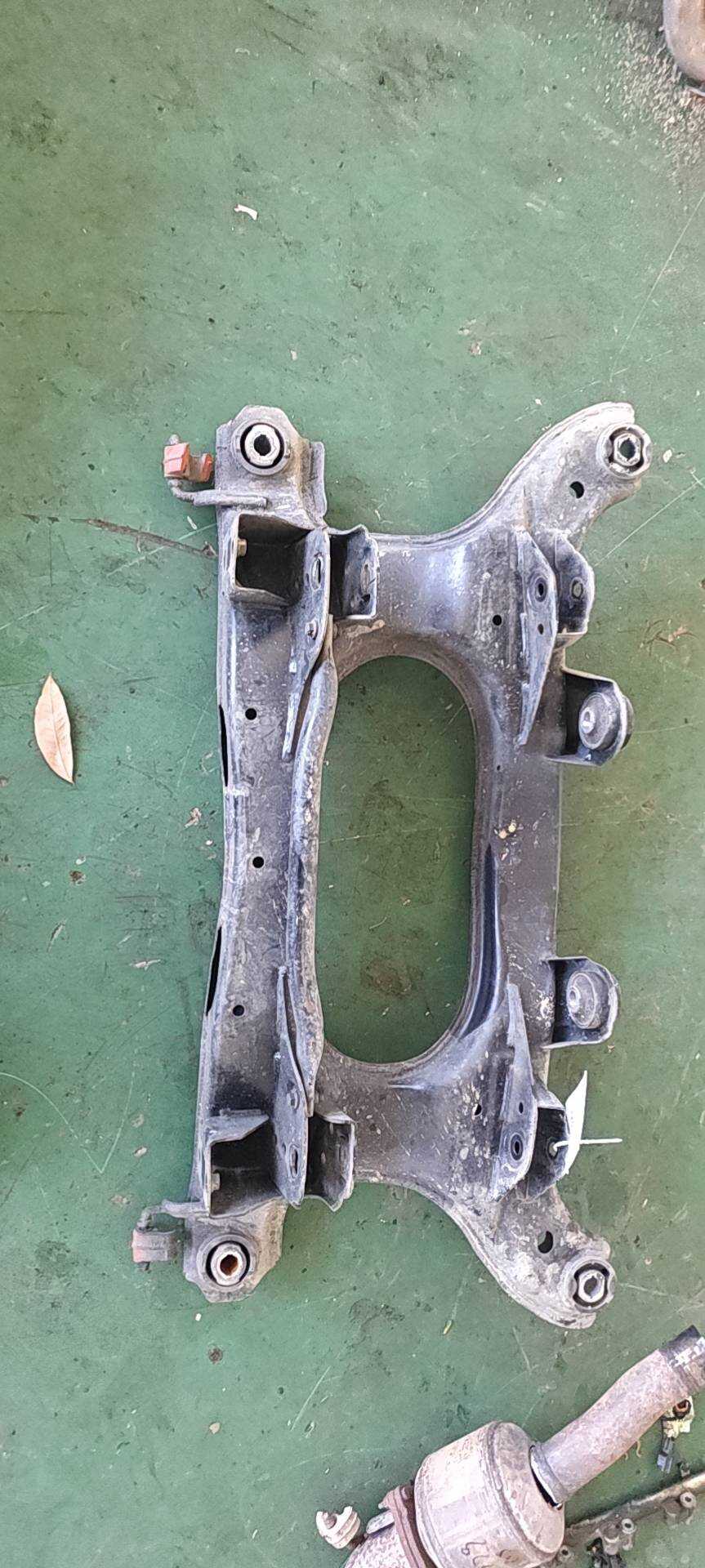 LR028449 Rear Axle Housing