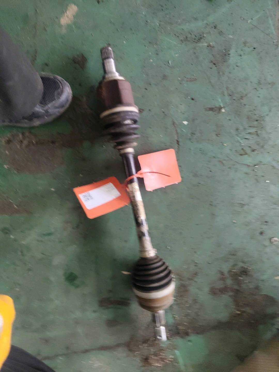 B012828 右前半轴
