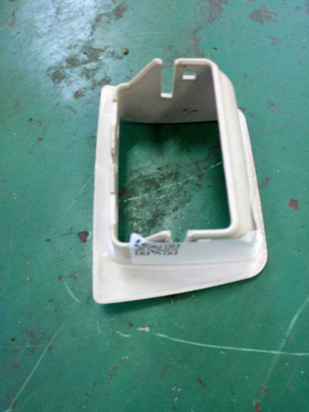 52207242117 后座椅挡板解锁装置饰板