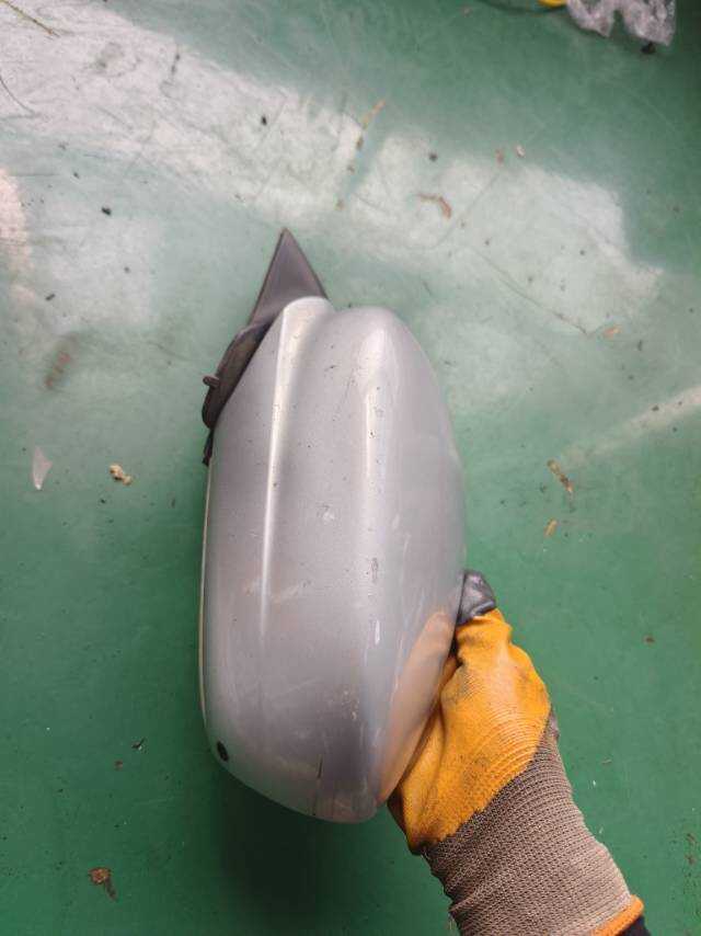 34D857507A 倒车镜固定座(左)