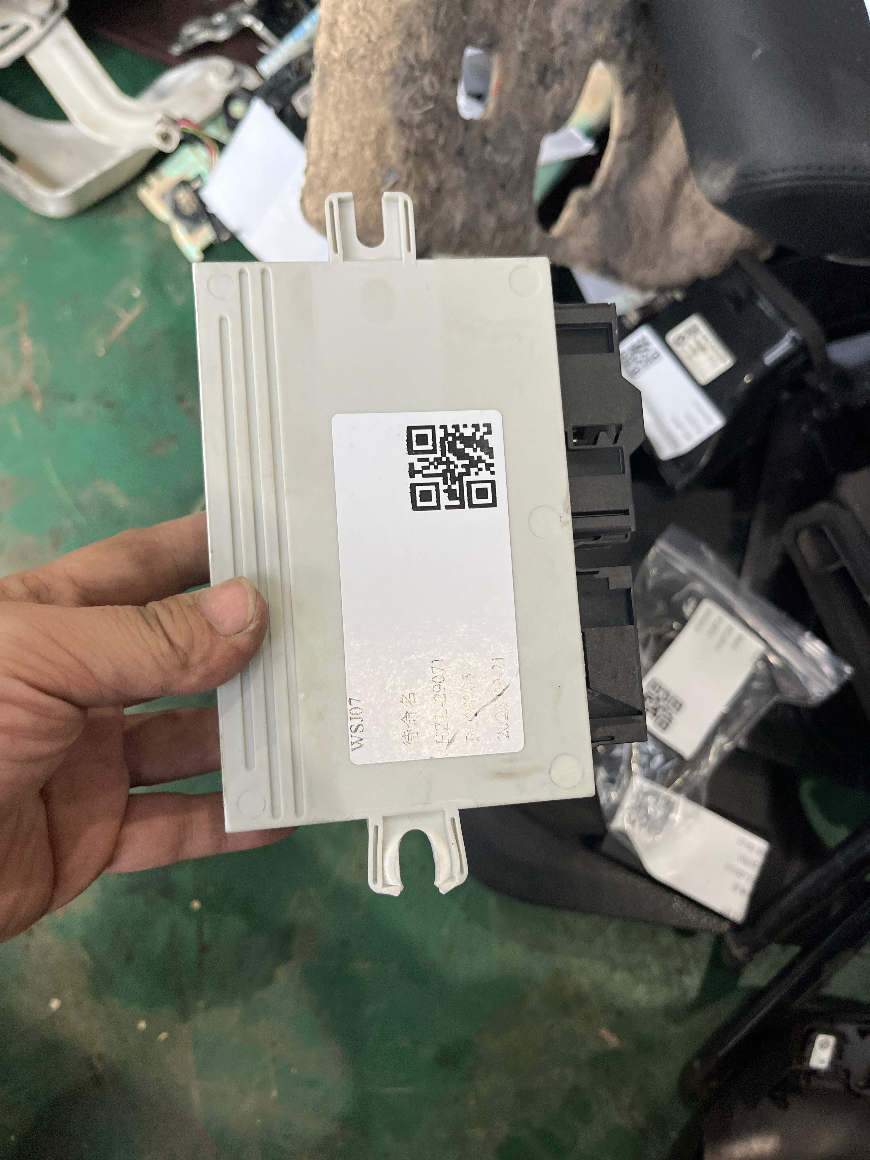 61359378072 敞篷车软顶模块