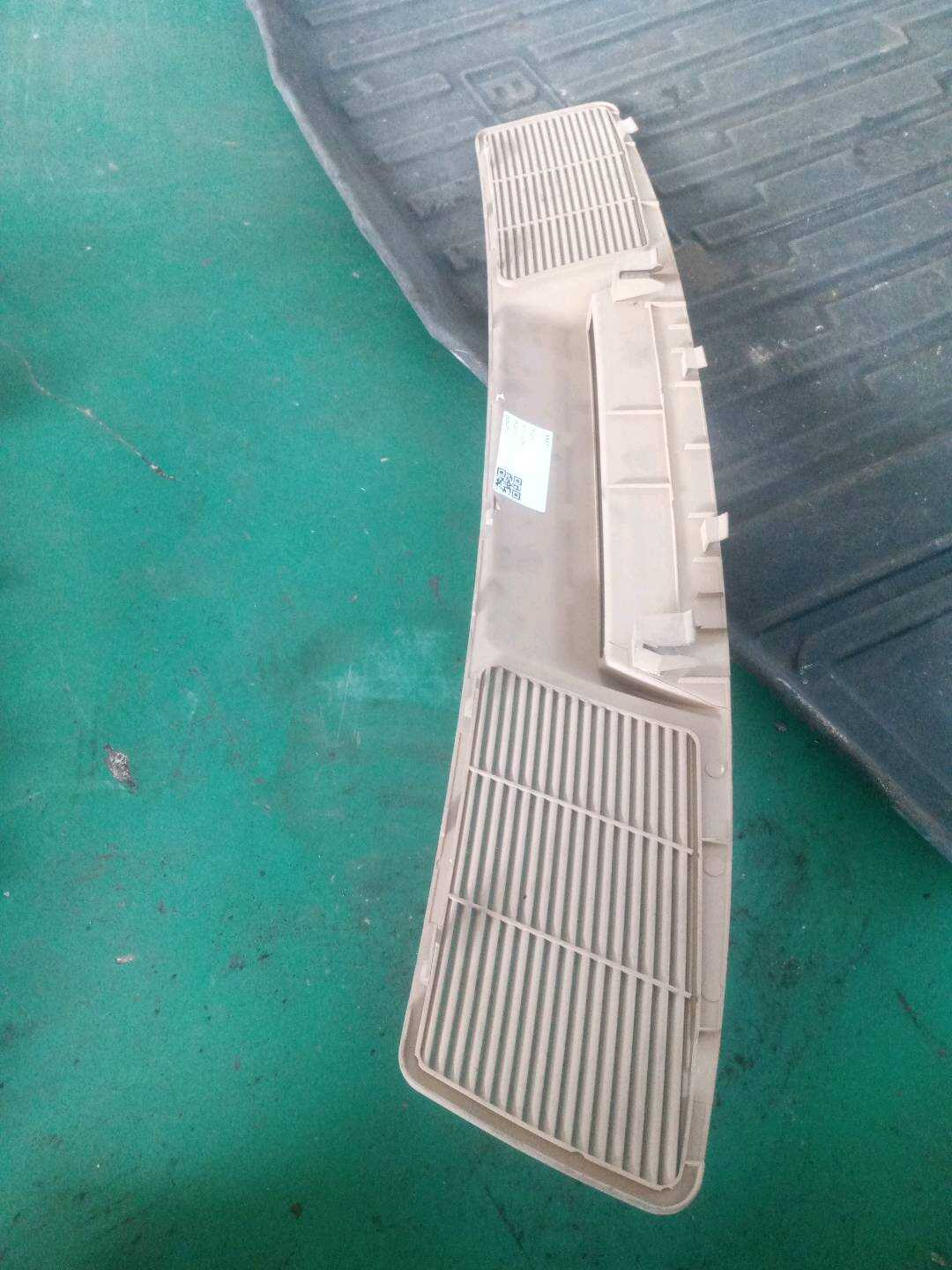51467024845 后窗台饰板(小)