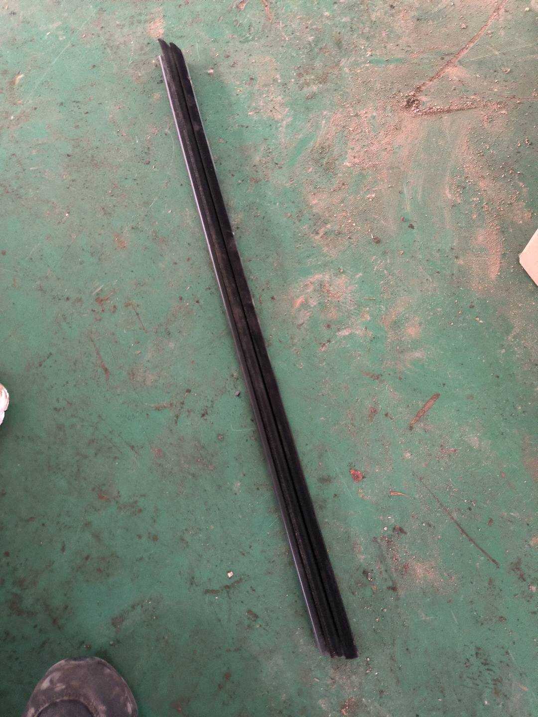 9677082380 前门玻璃压条（左内）