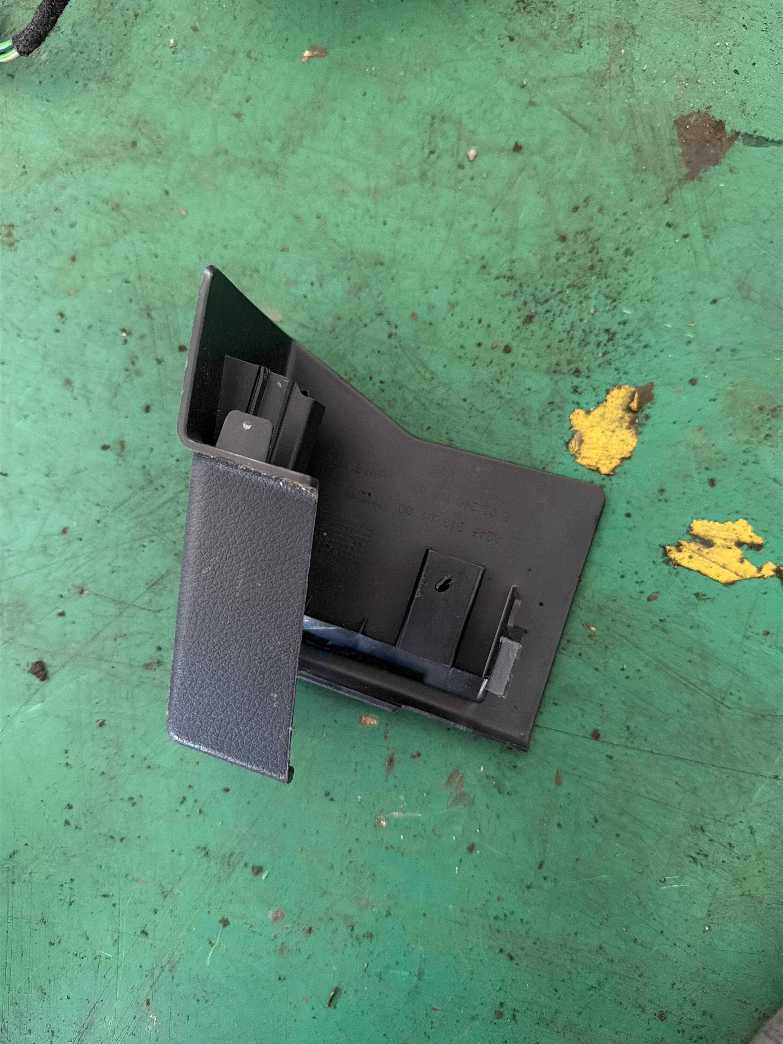 A24691901009H68 Driver Seat Side Trim Panel, Left