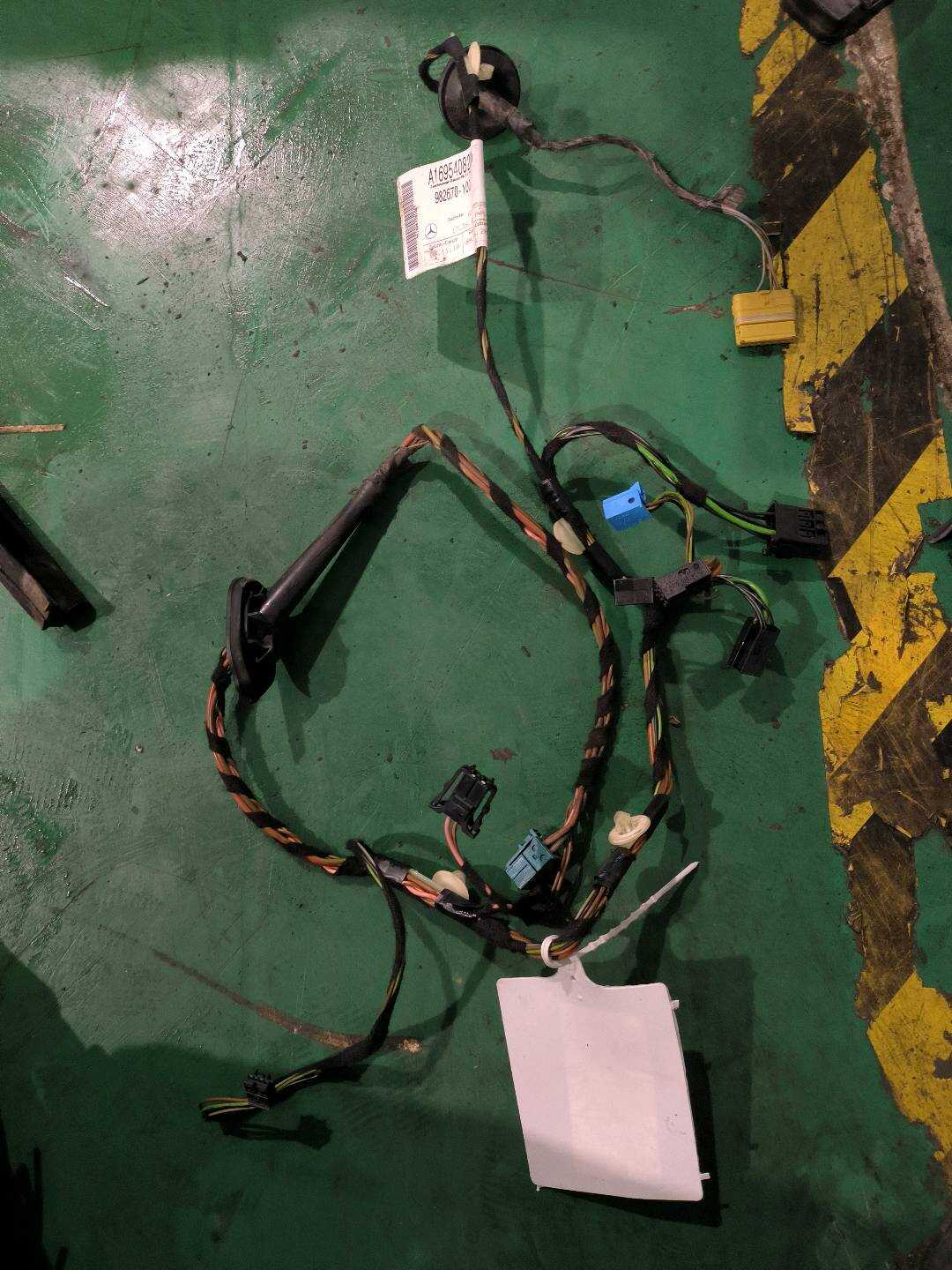 A1695408205 后门线束（右）