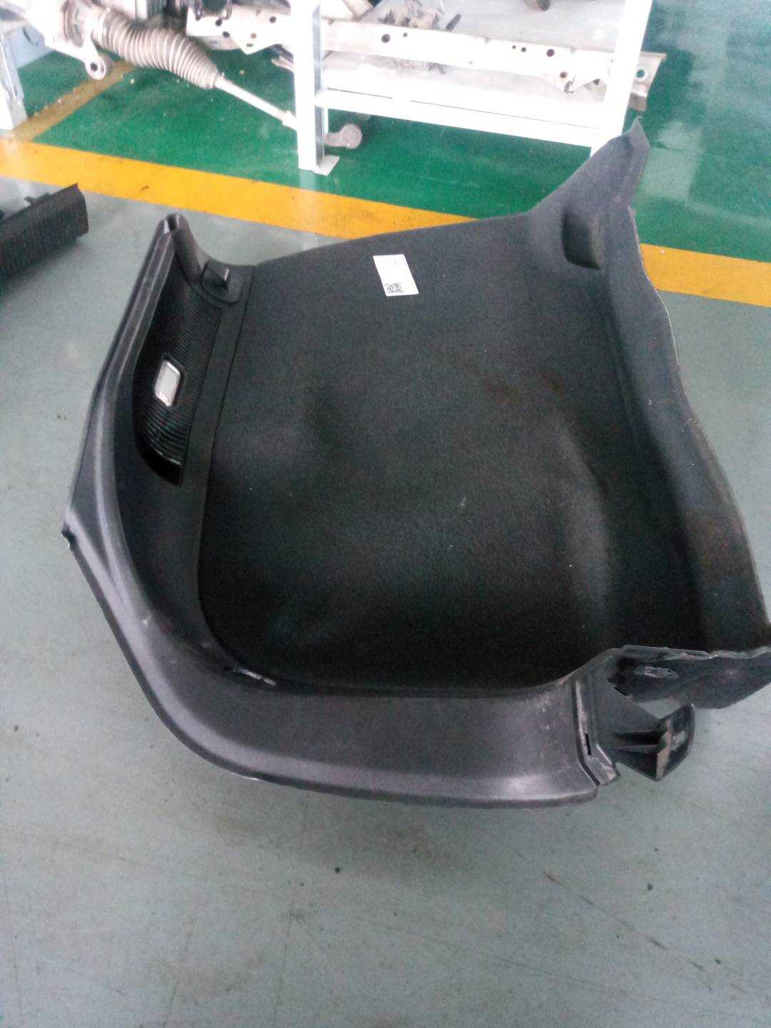 8P4863879K9BT 行李箱饰板(左)