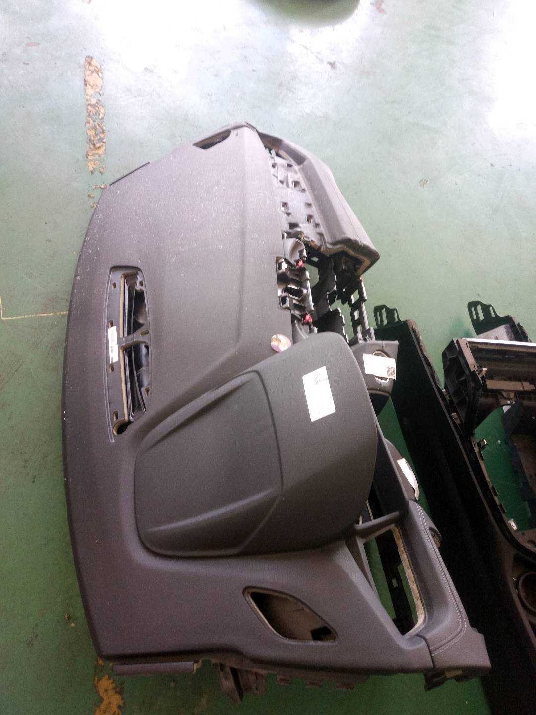 51459378463 仪表台壳
