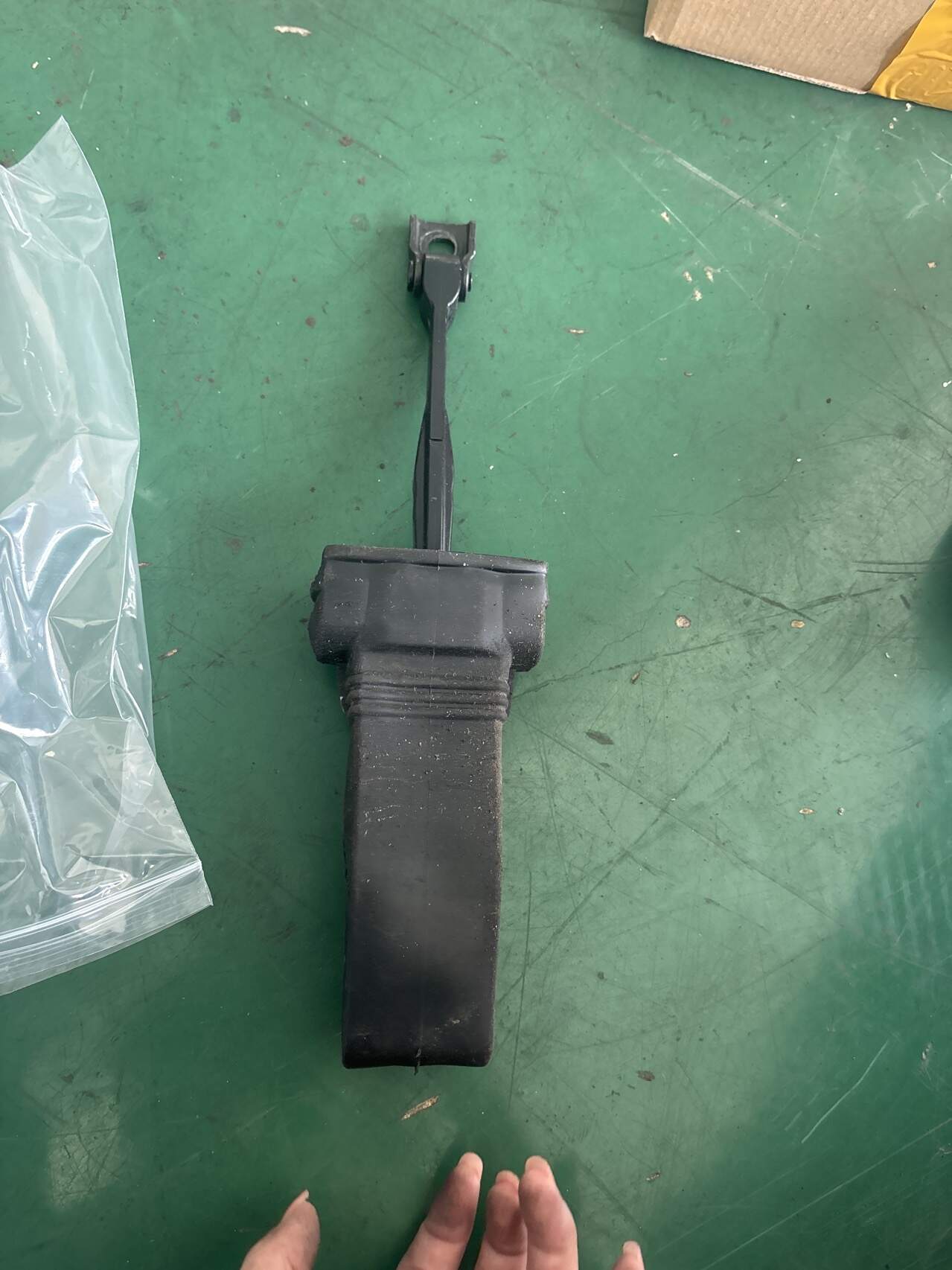 L8U0839249C 后门限位器(右)