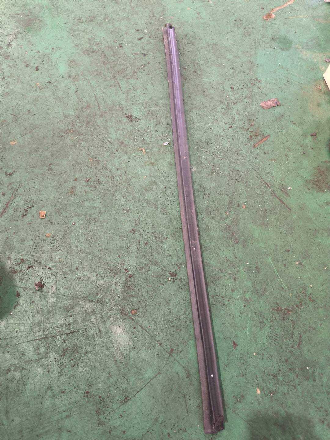 83241B3000 后门玻璃压条(右内)