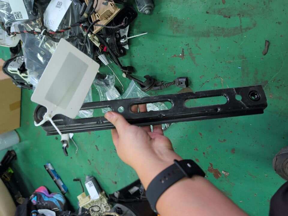 51717148661 后门侧面防撞加强件（左）