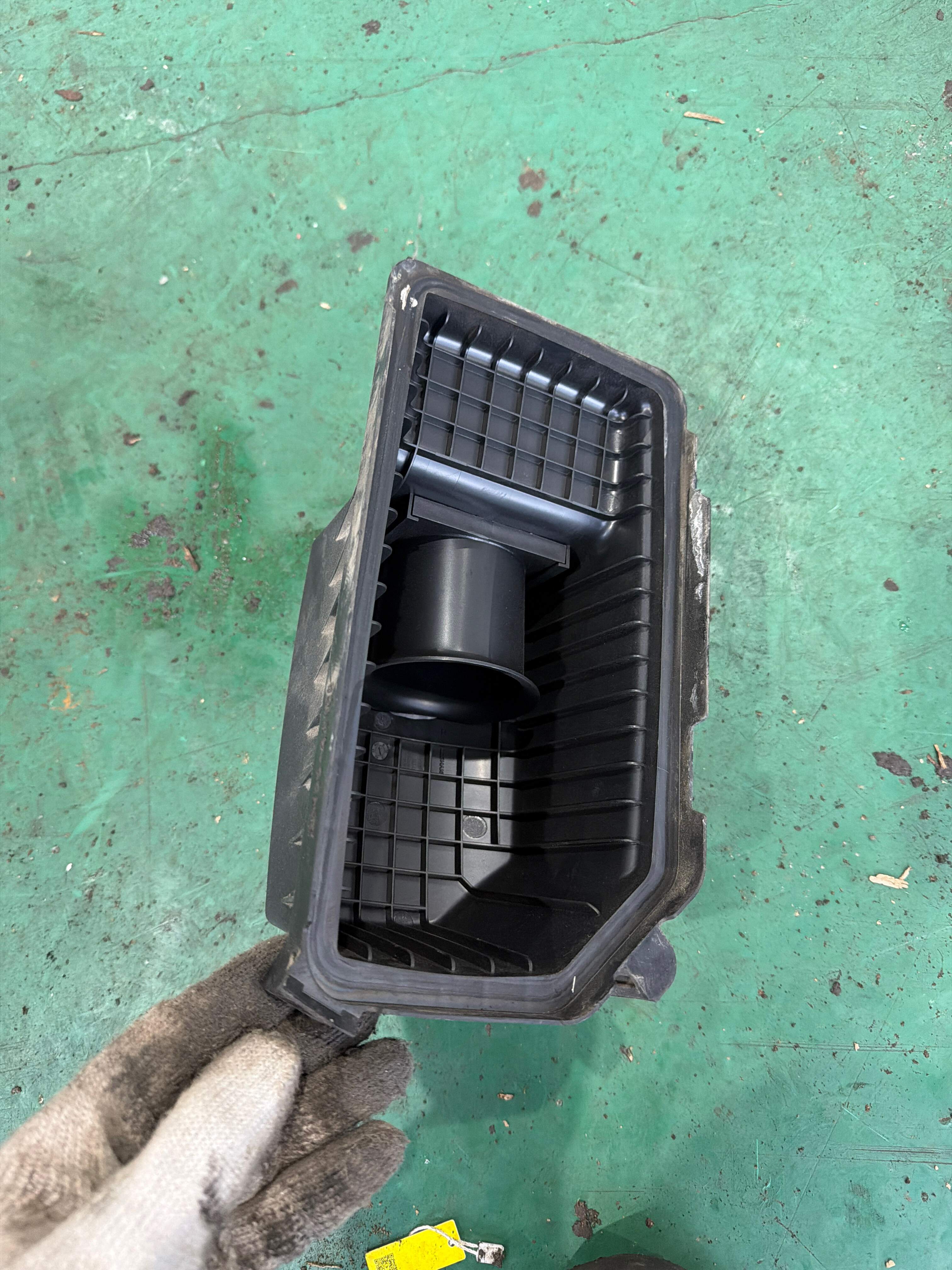 281114X000 Air Filter Housing, Upper
