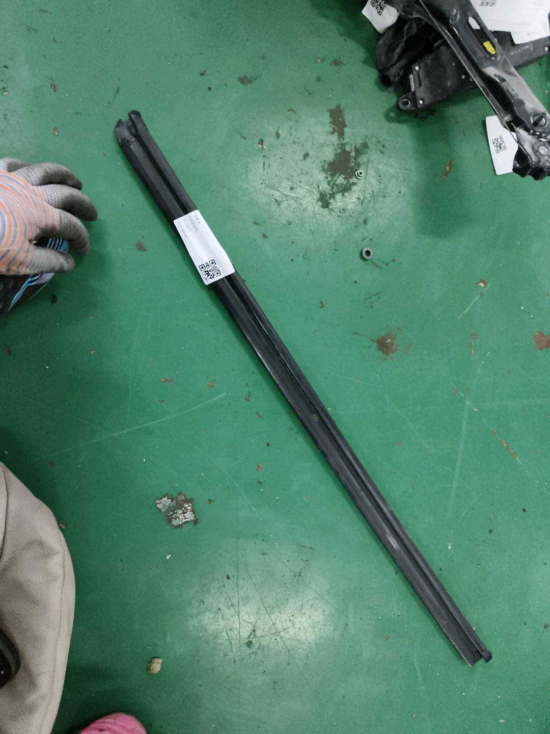 5N7839480 后门玻璃压条(右内)