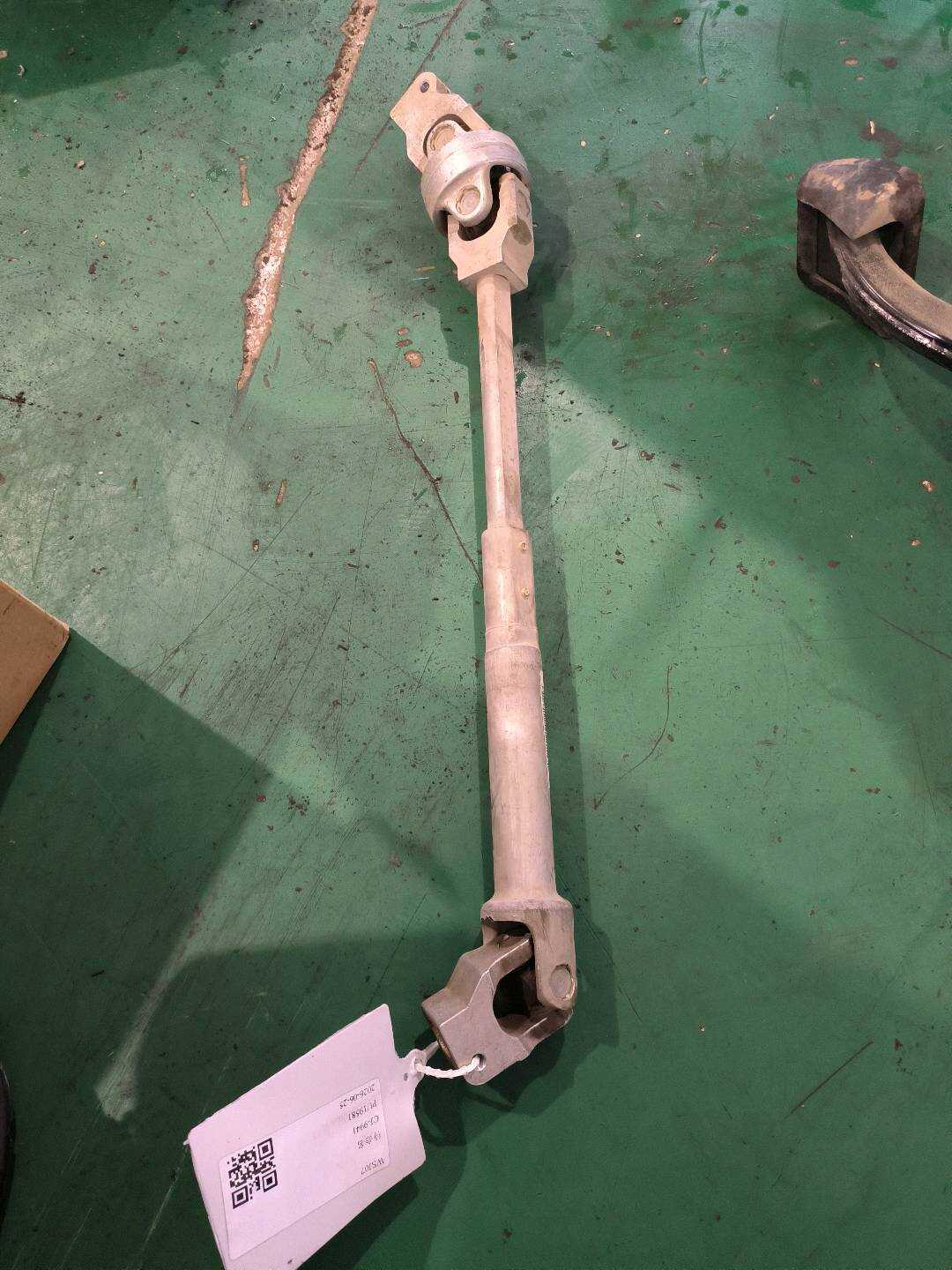 32306787334 转向管柱连接轴(下)