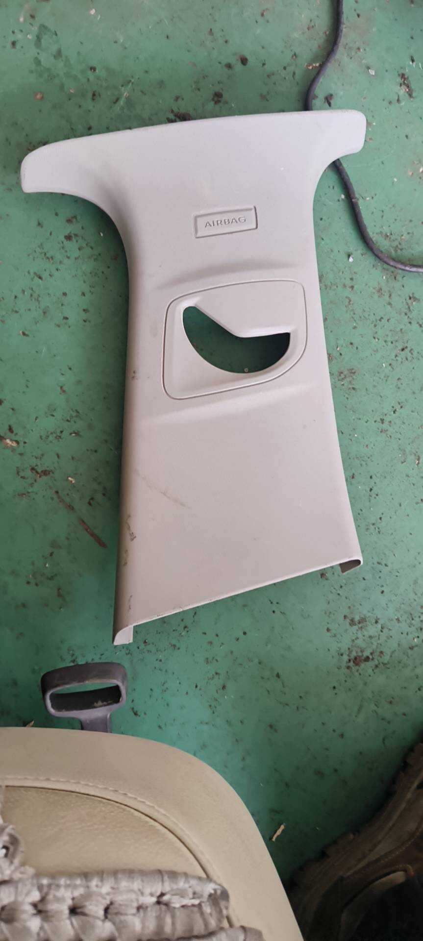 98120185DZ B-Pillar Inner Trim (Upper Right)