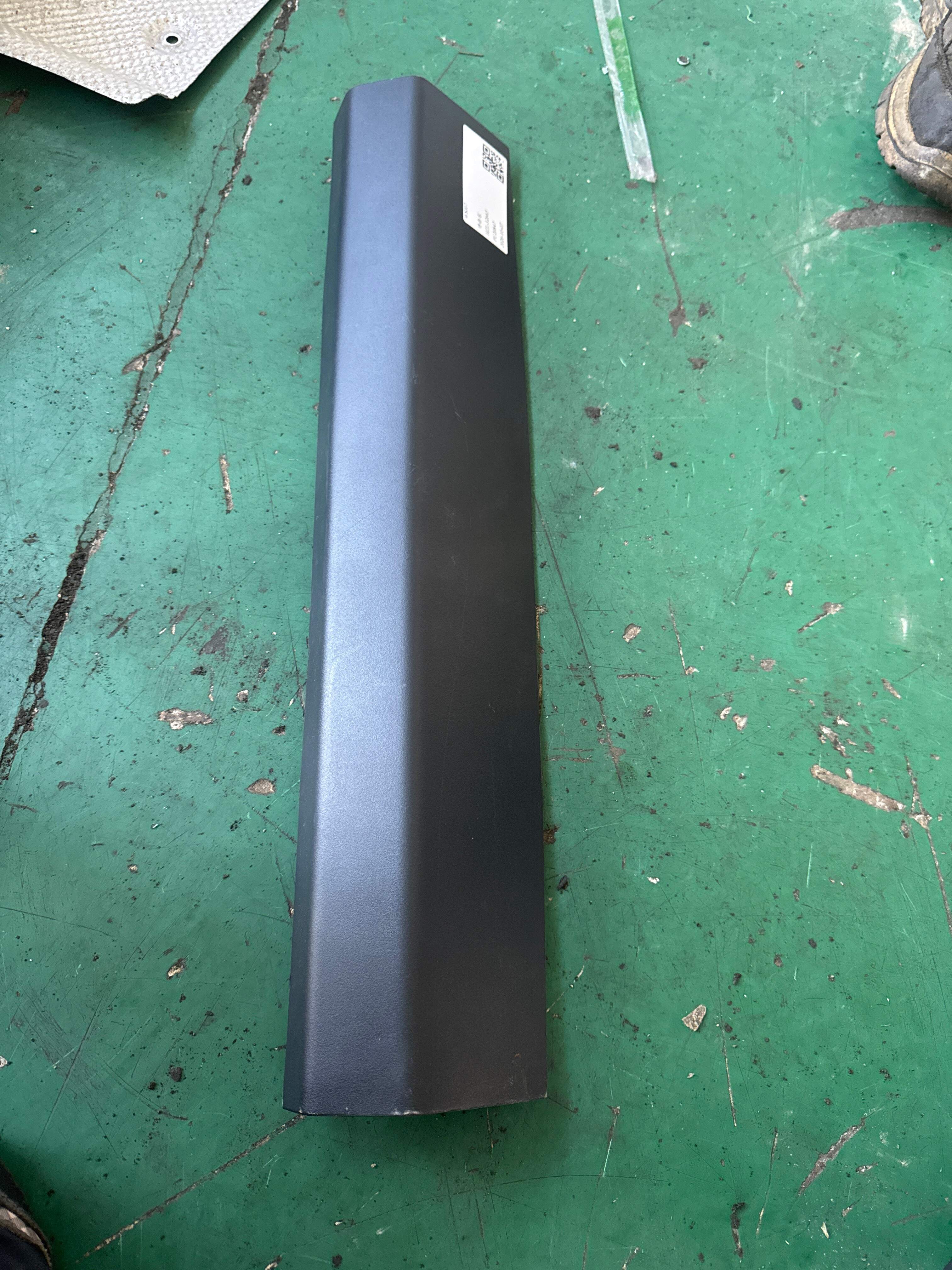 YL005550ZD 尾盖内饰板（中上）