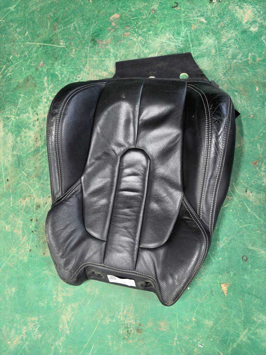 LR026632 Passenger Seat Backrest Cover