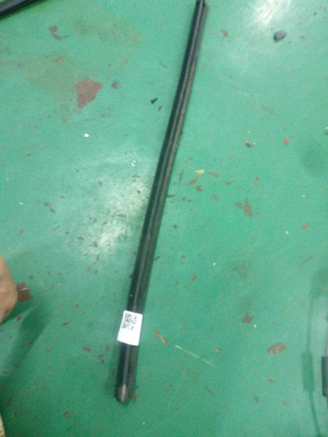 832414X000 Rear Door Window Molding (Right Inner)