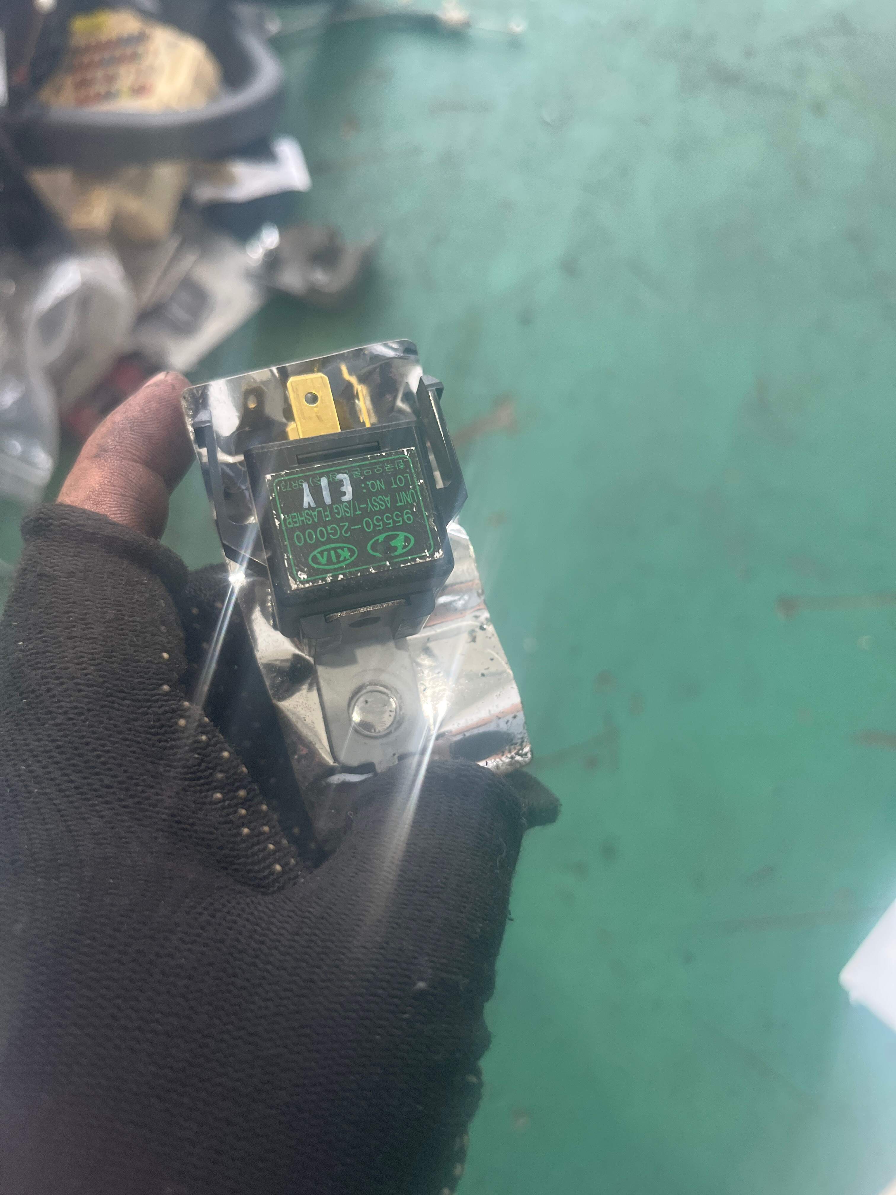 955502G000 闪光继电器