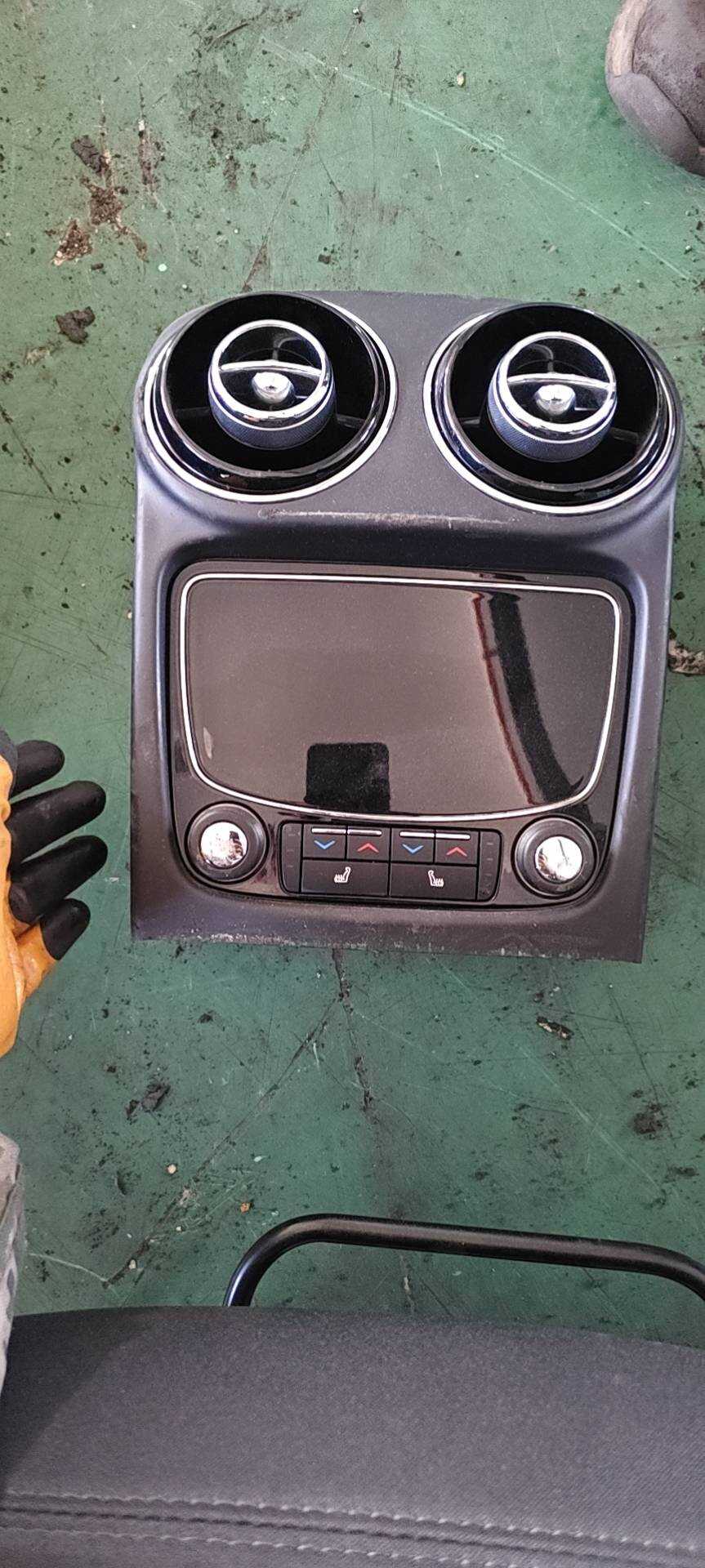C2D43629 Dashboard Center Display