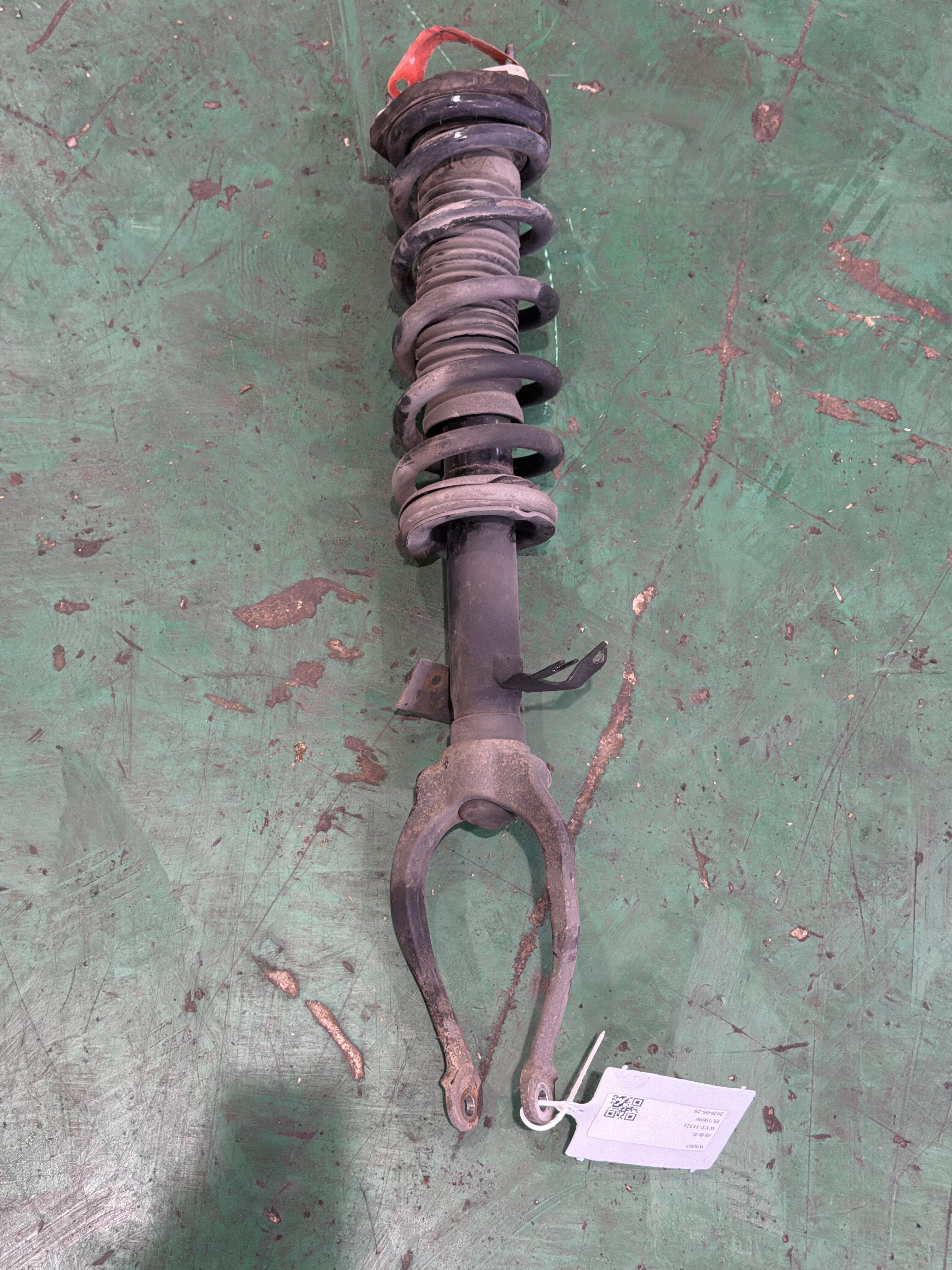 E61111CB0C 前减震器总成(左)