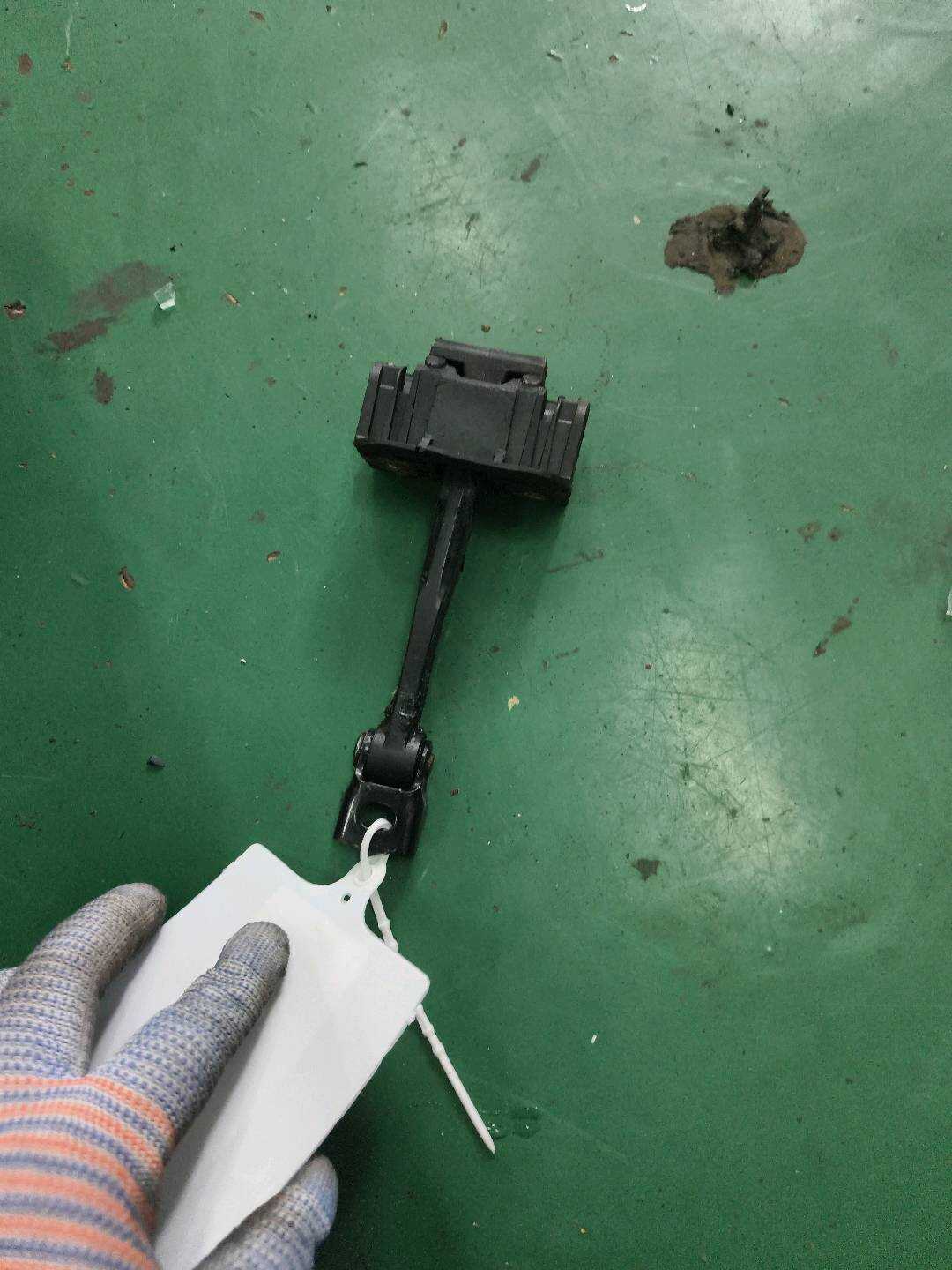 51227176810 后门限位器