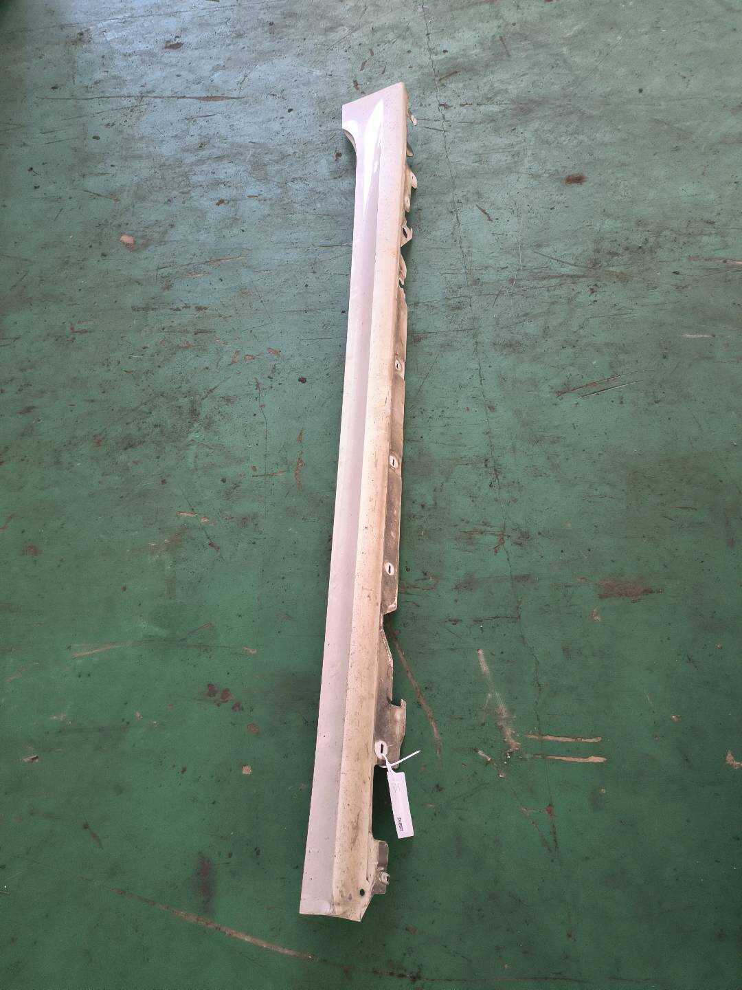 51779449467 底大边(左)