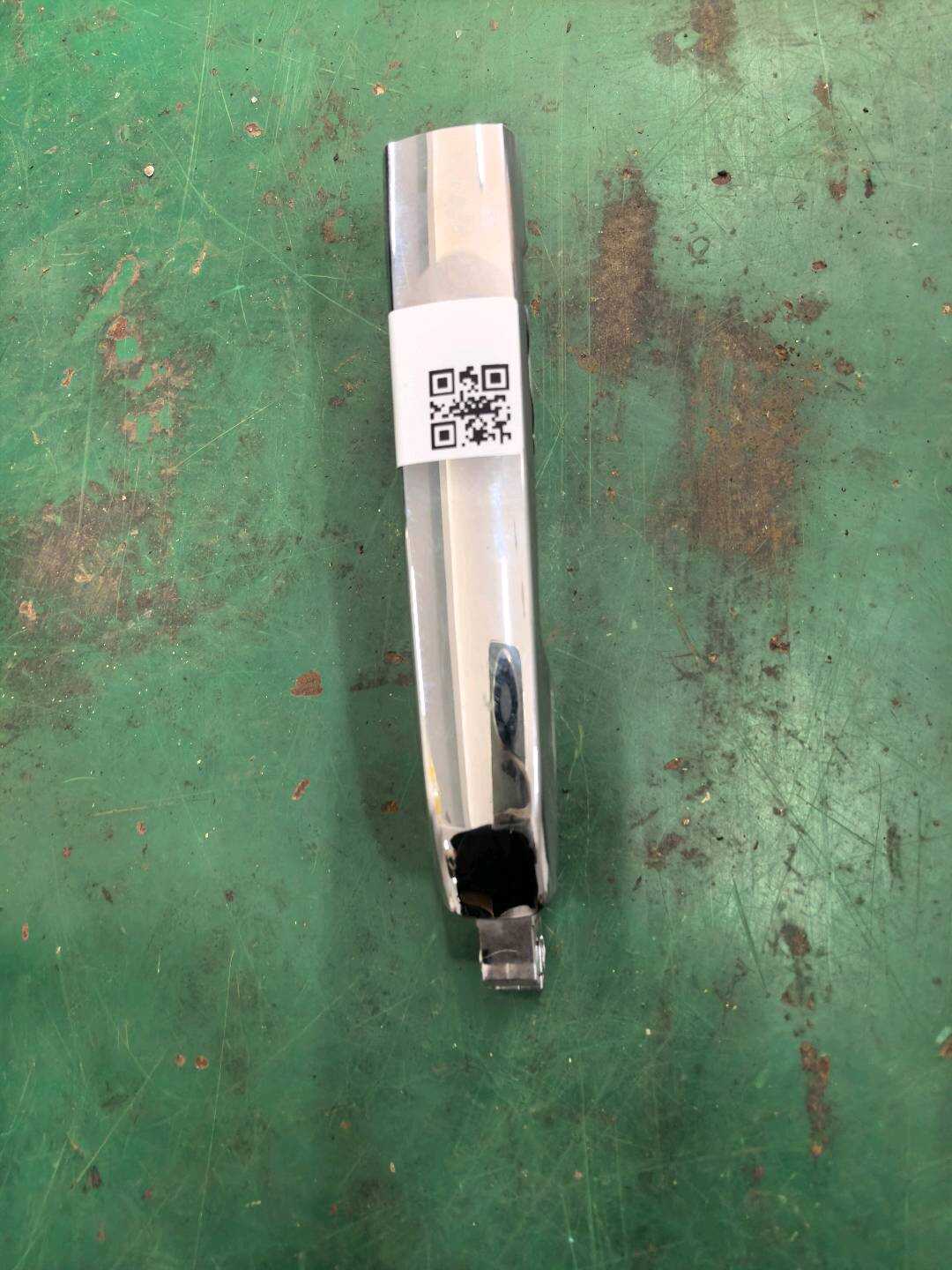 80640EW800 前门外拉手(右)