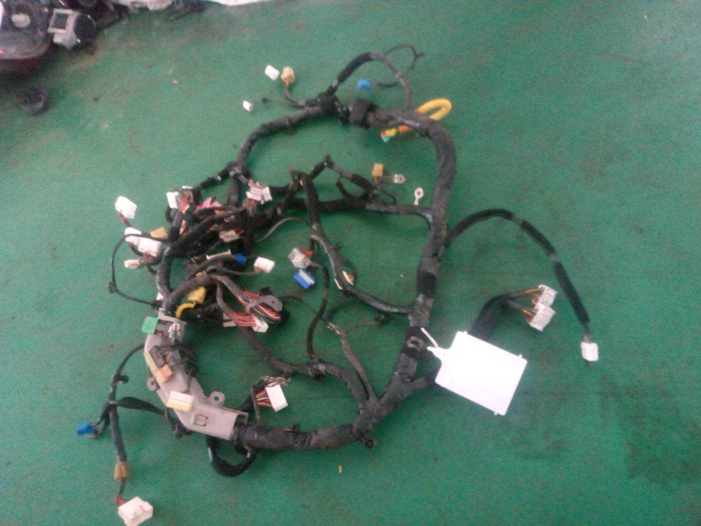 911004V080 仪表台线束
