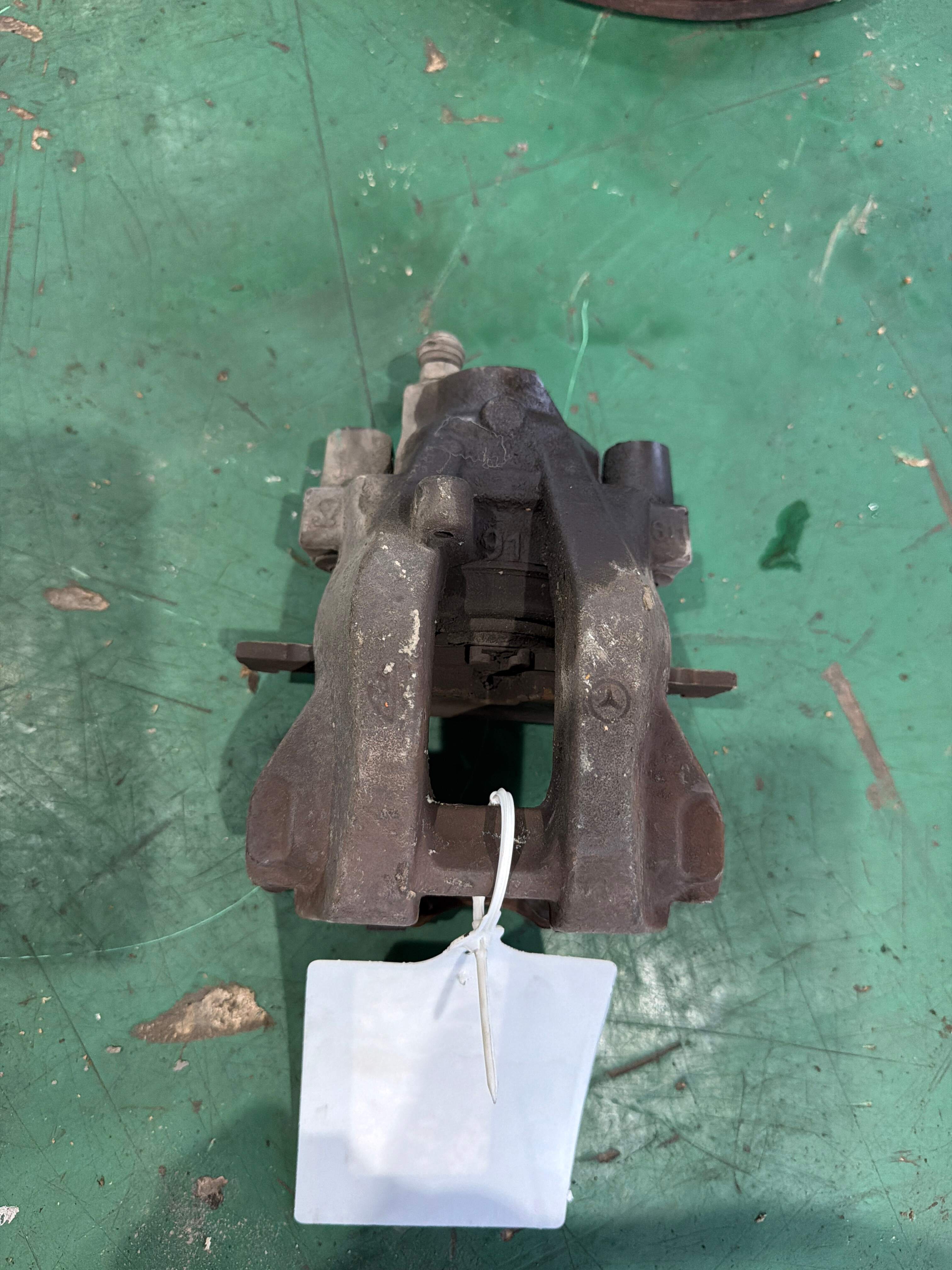 A2124230281 后制动分泵(左)