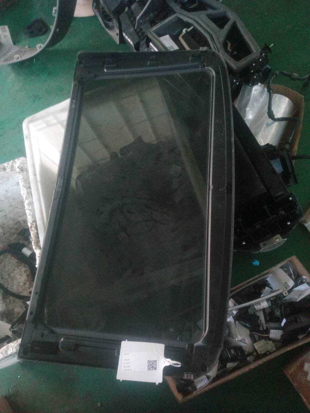 54107293446 Sunroof Glass, Front