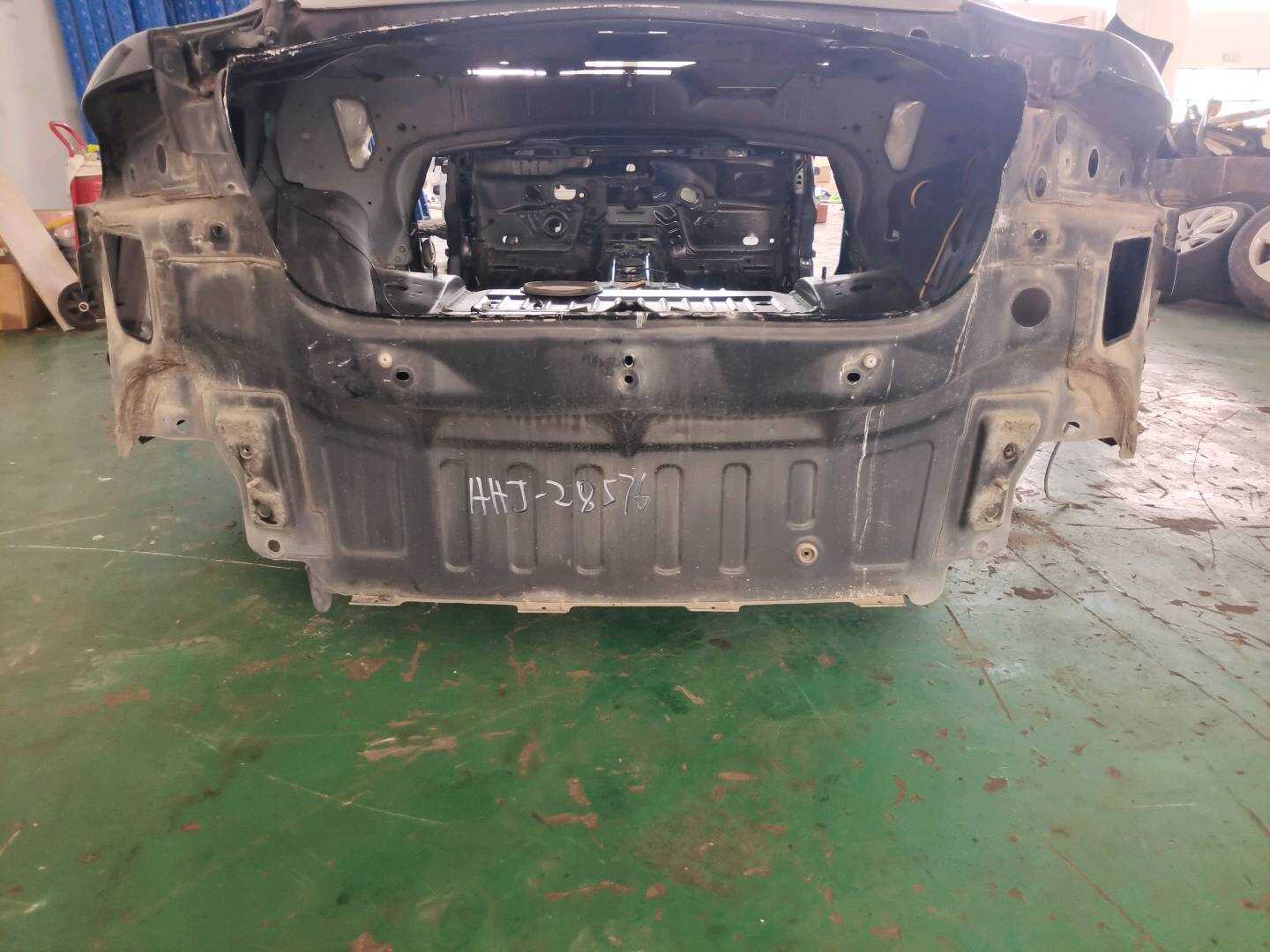 C2Z4559 Rear Panel