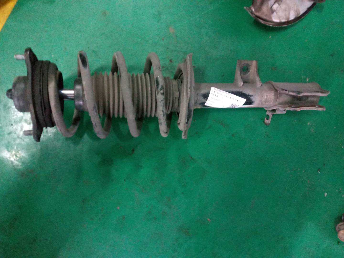 T7002905300001B122762S Front Shock Absorber Insert, Left