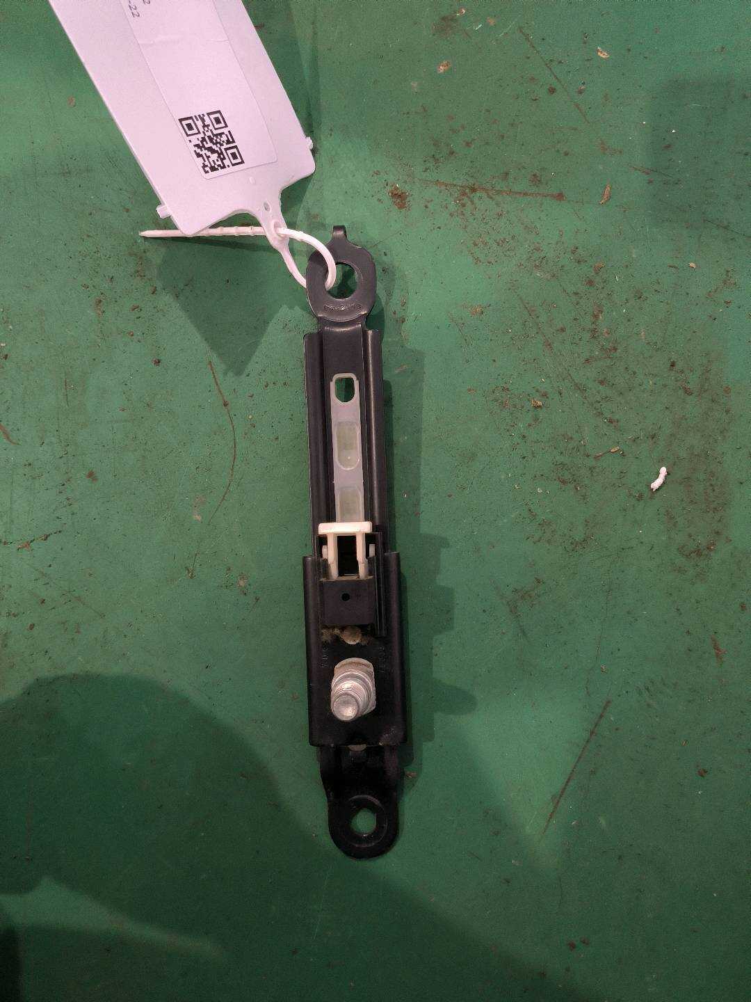 7320006080 副驾驶员座椅安全带高度调节器