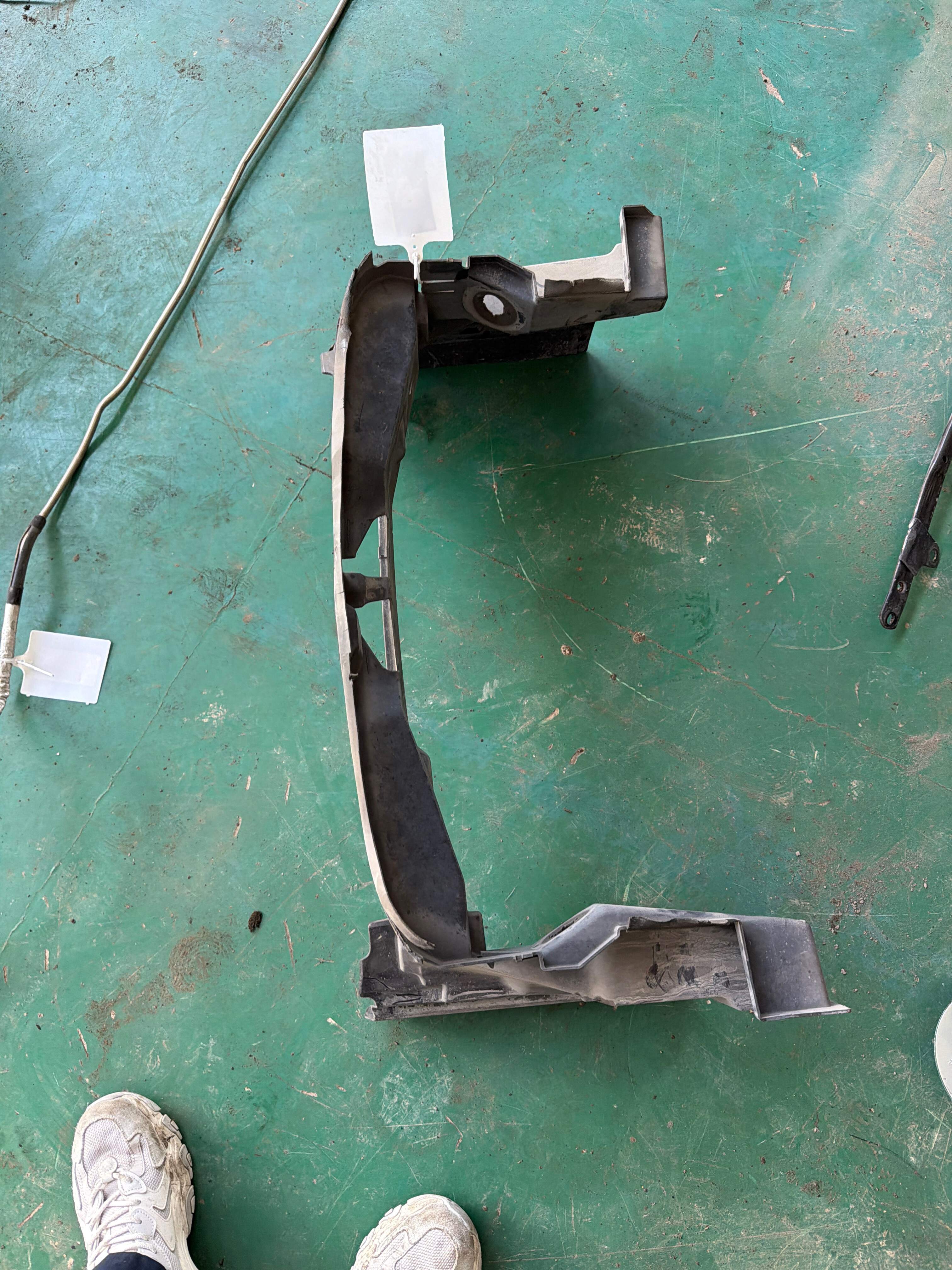C2Z8870 Radiator Air Deflector, Upper